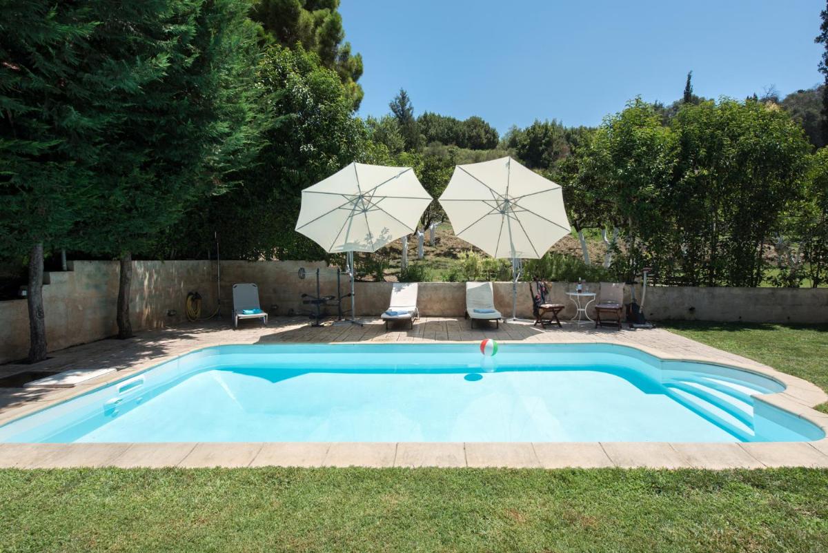 Spitaki Pool House view 4