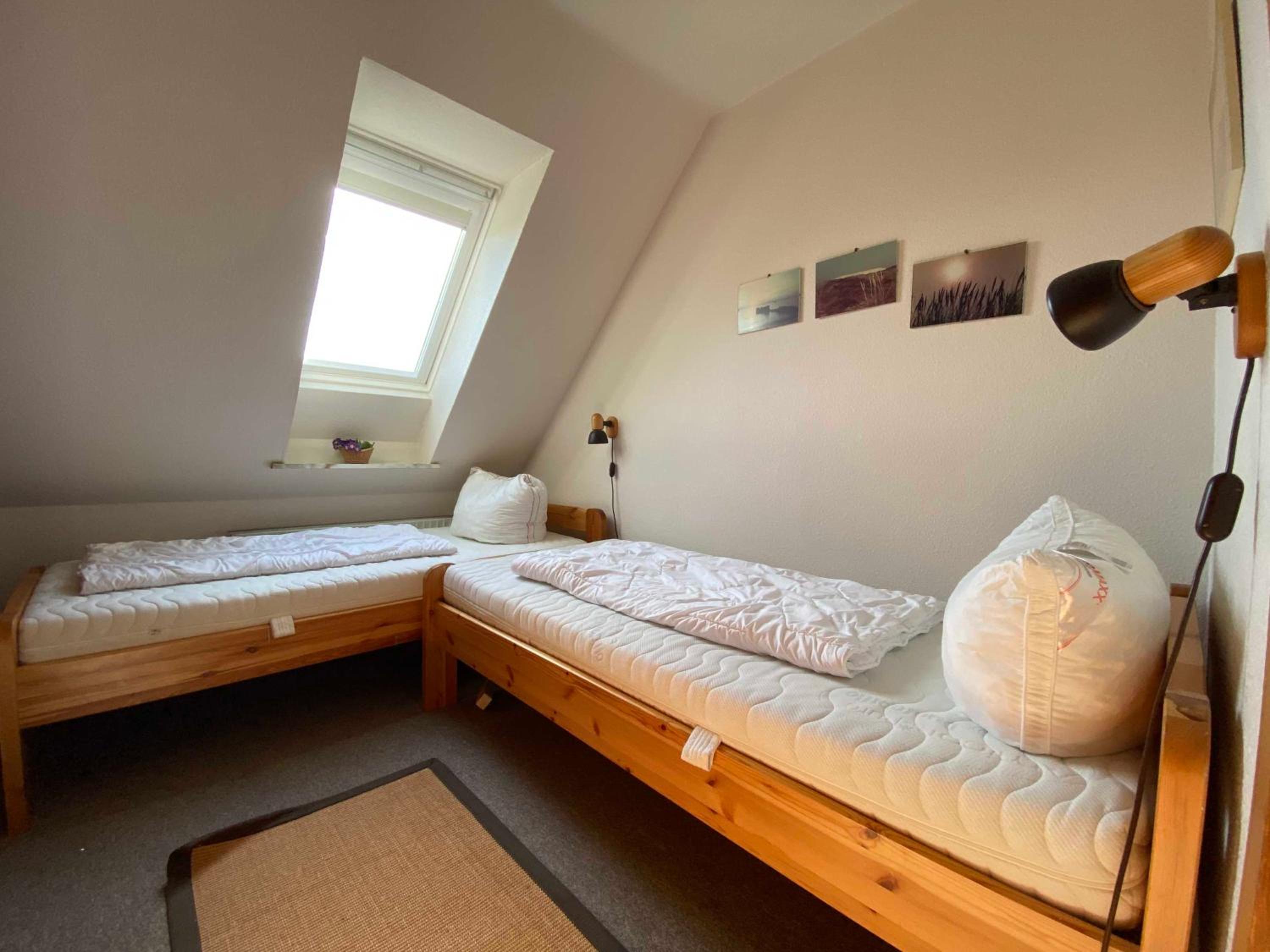App 1 en List — hotel room