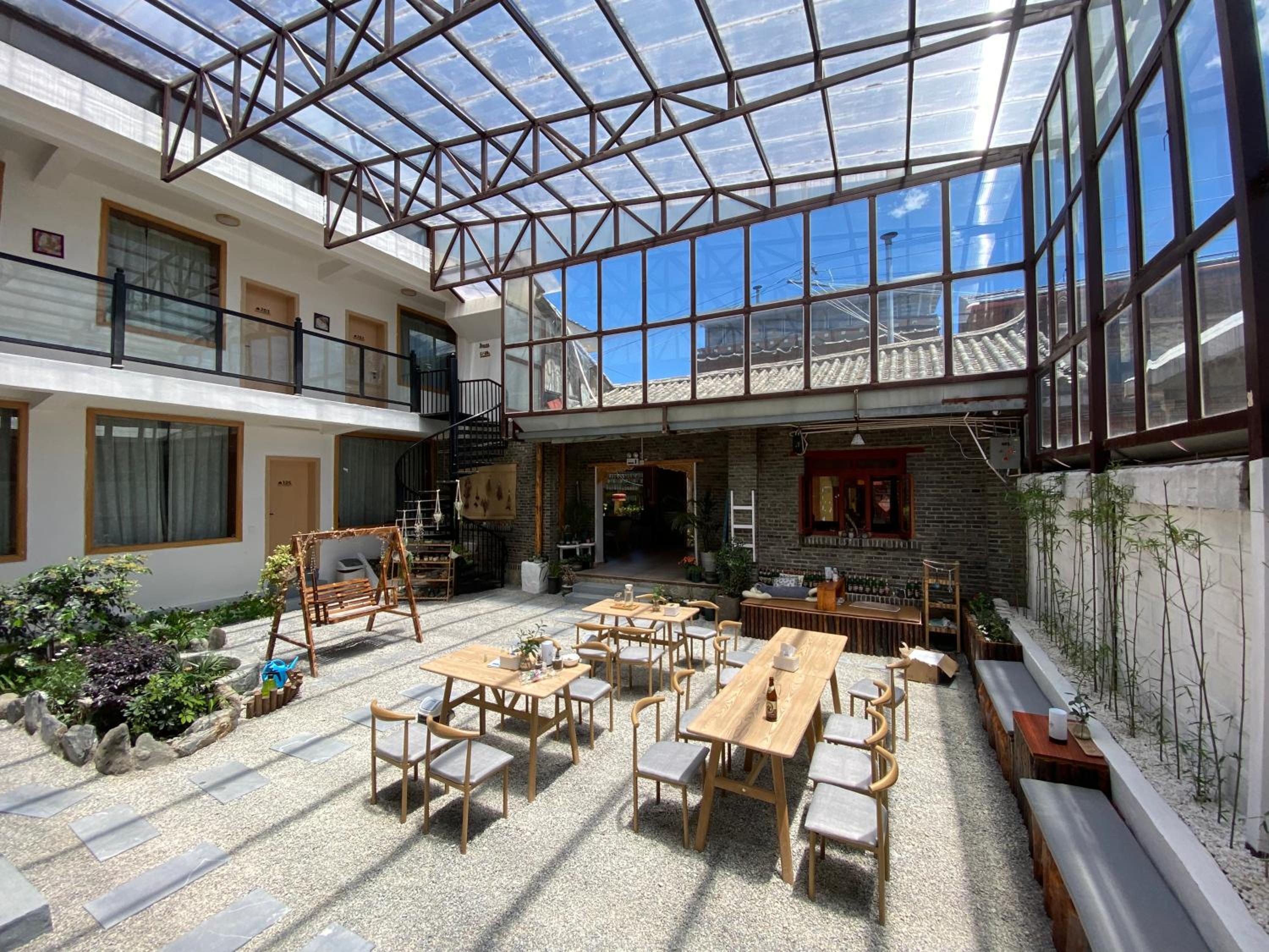 雪湖轻奢民宿 Snowlake Inn