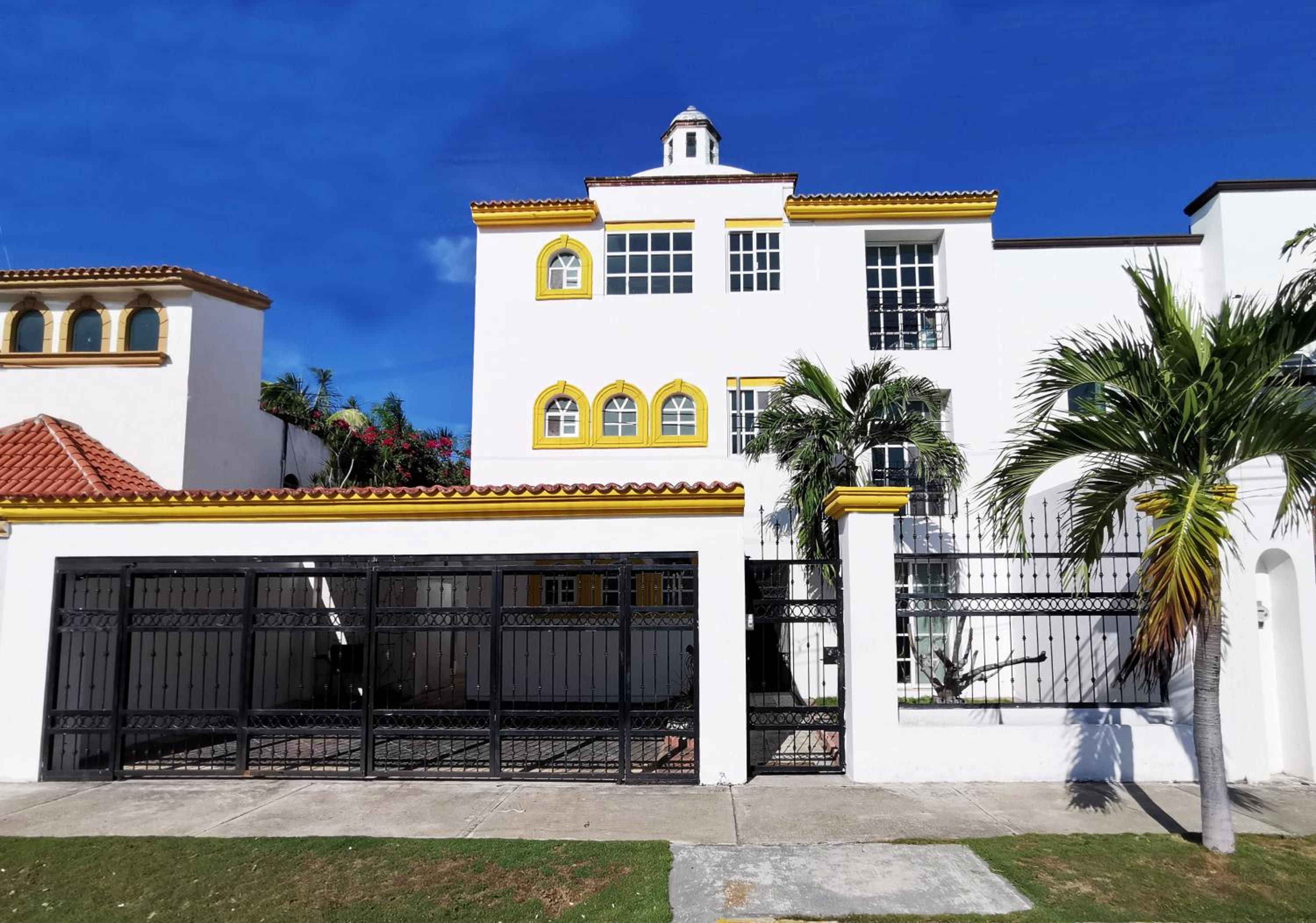 BEAUTIFUL & COZY NEAR BEACH Apartment Pool & KingSize Bed