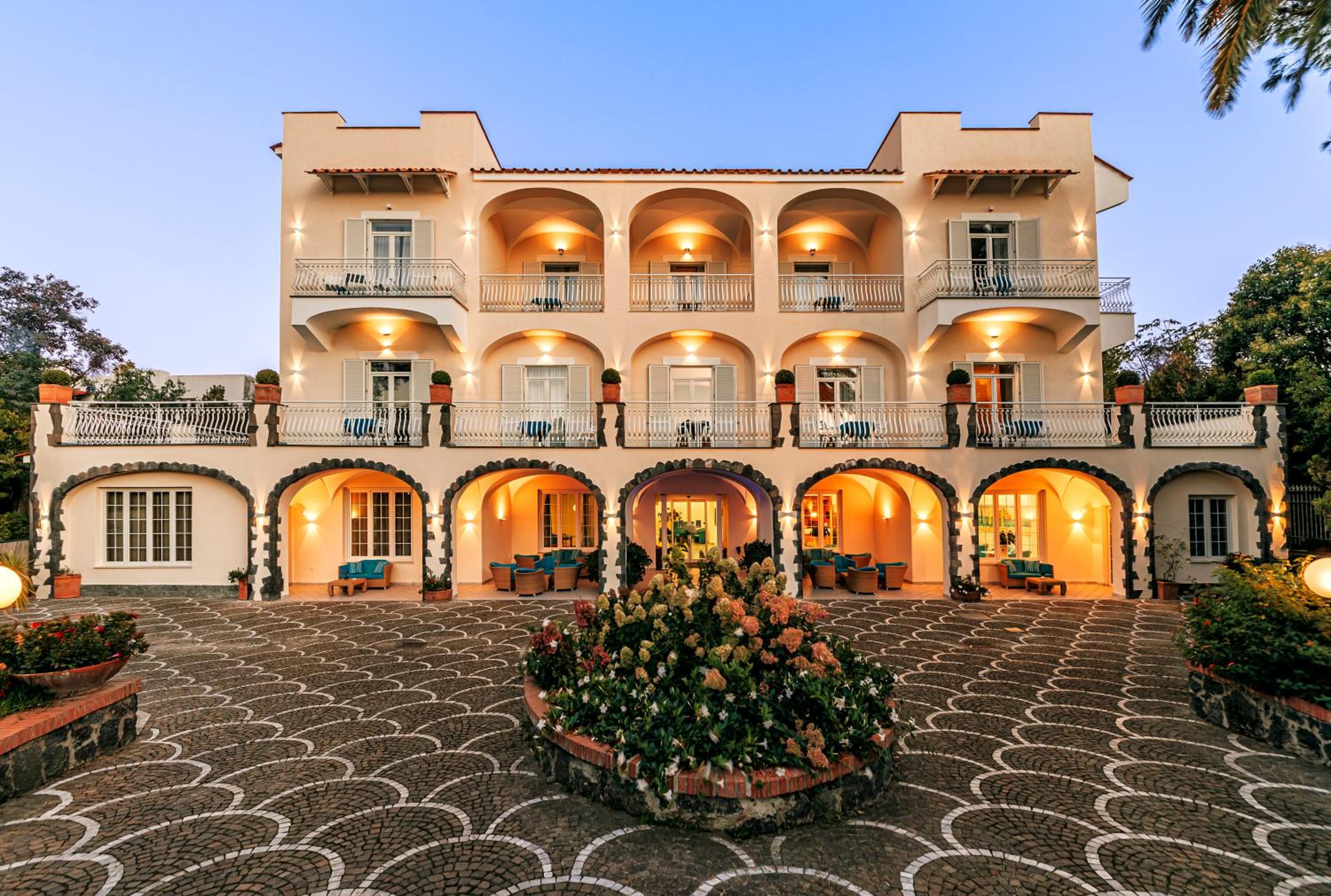 Hotel Regina Palace Terme - Image 1