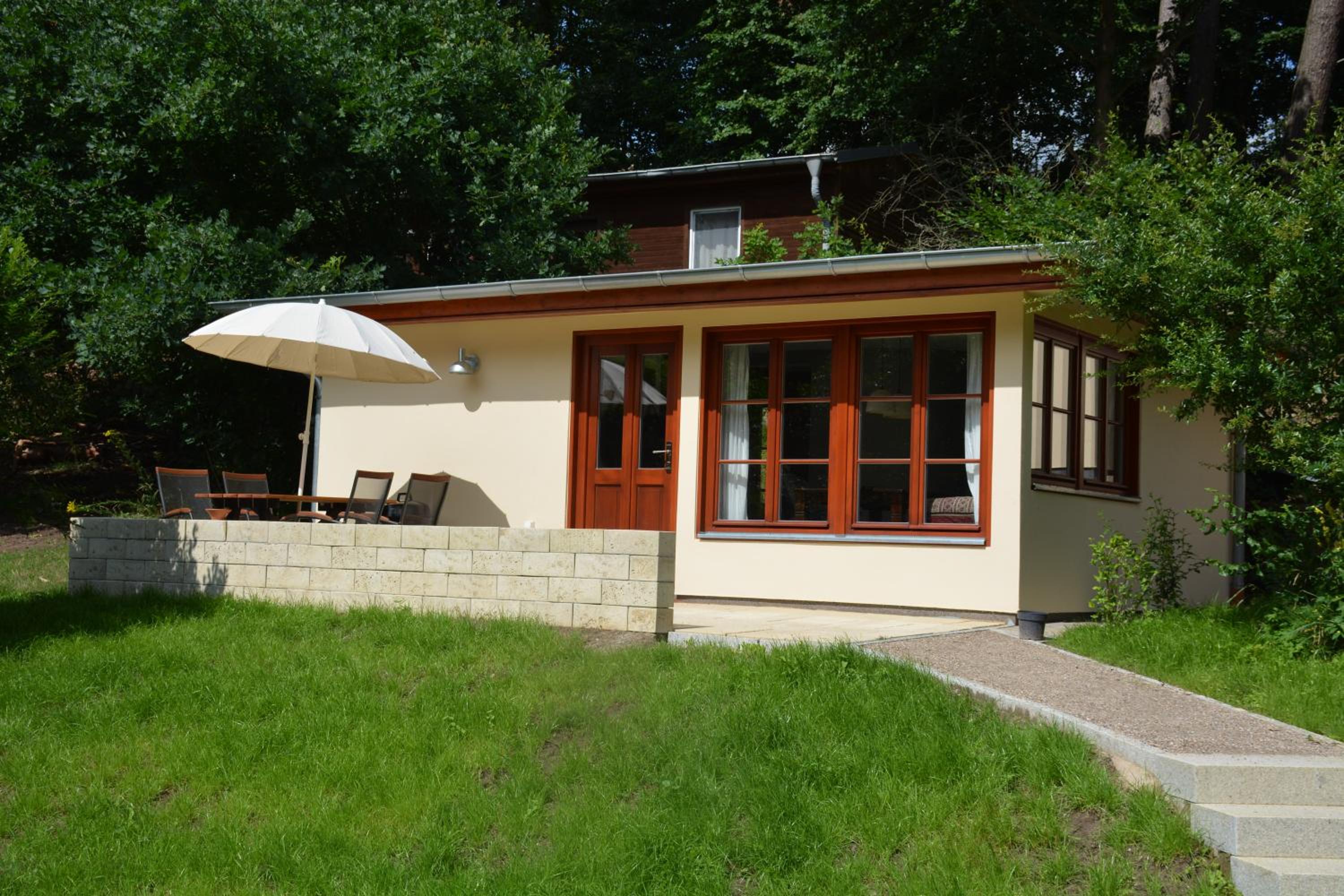 Bungalows am Waldessaum bei Hohenzieritz