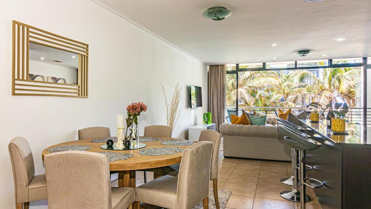 COZY LUXURY 3 BRM 4 BED, Durban, photo 5 of 14