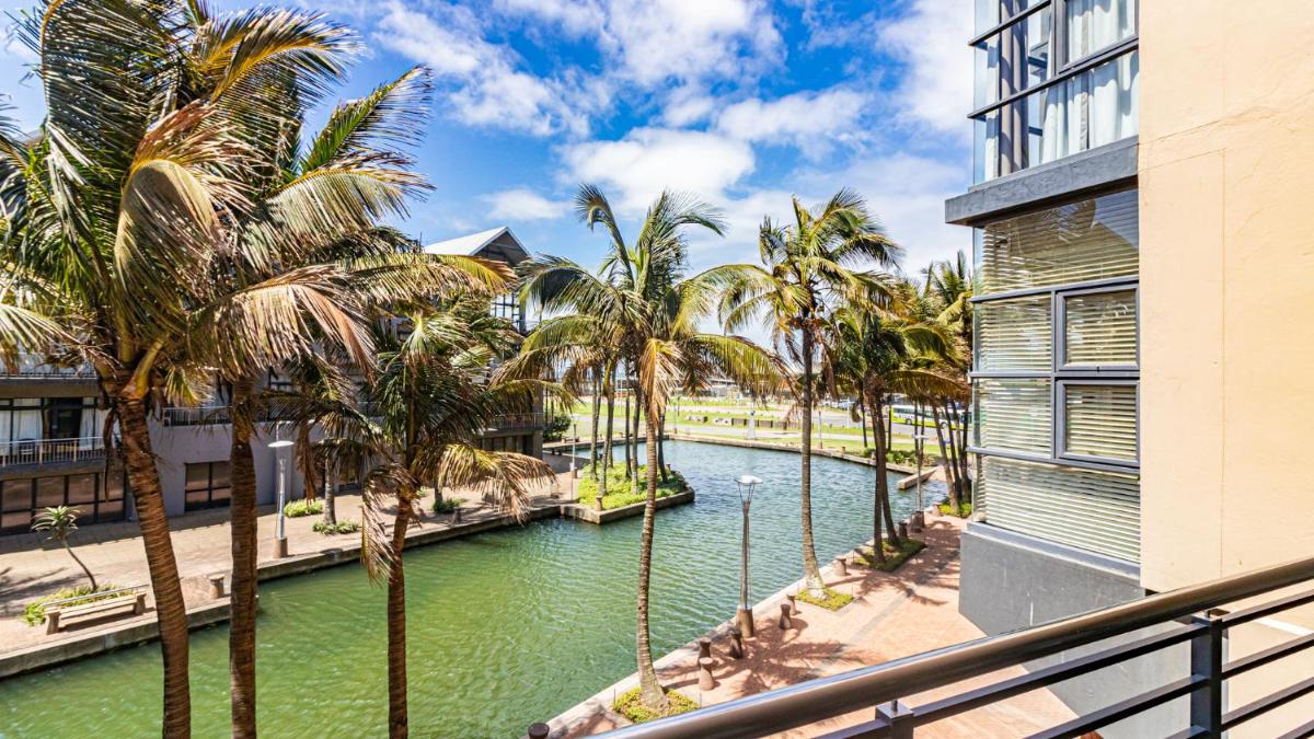COZY LUXURY 3 BRM 4 BED, Durban, photo 2 of 14