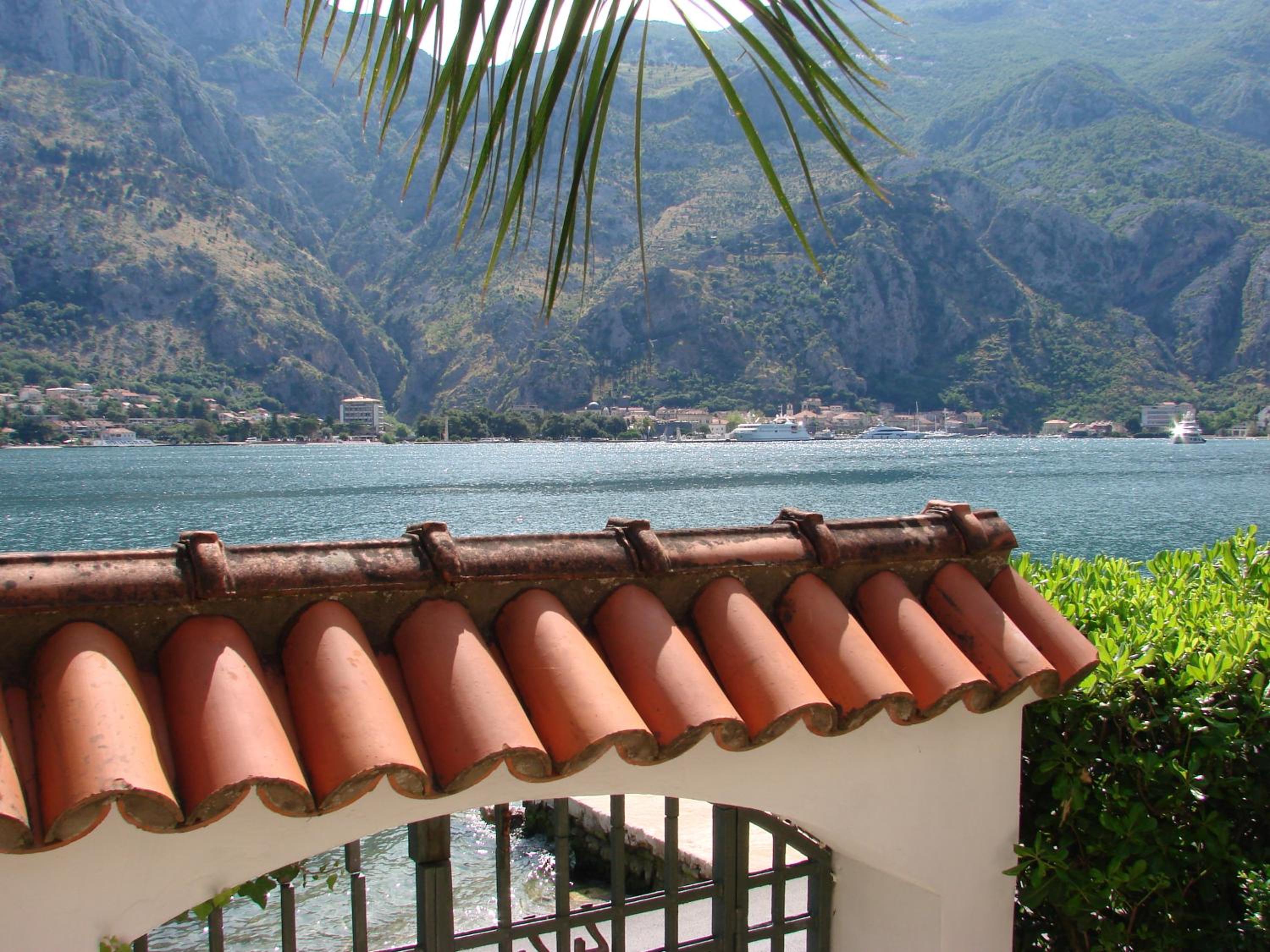 Seafront Apartments House 44 Private Balcony Old Town View