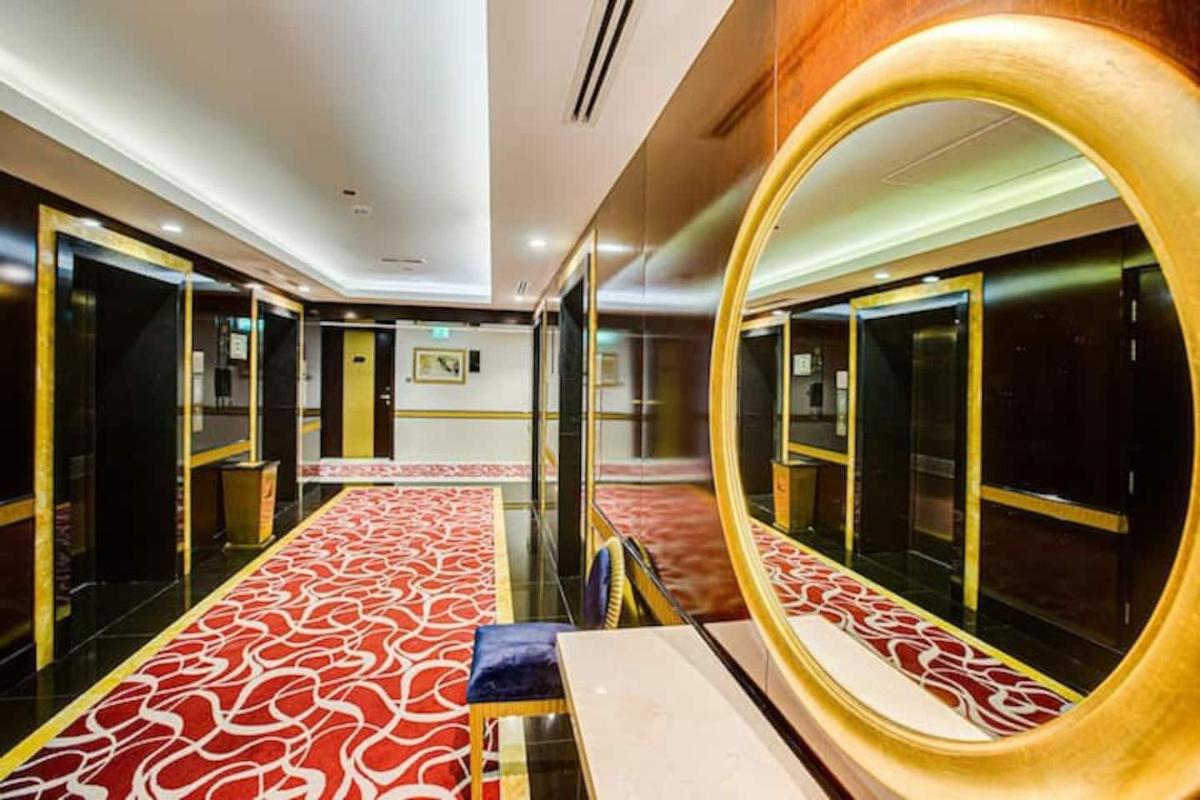 Elegant Apartment with Burj Khalifa View, Downtown