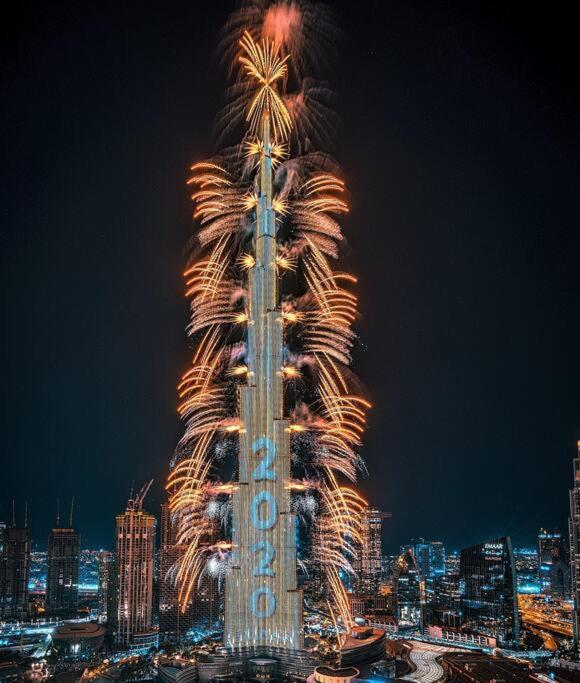 Elegant Apartment with Burj Khalifa View, Downtown