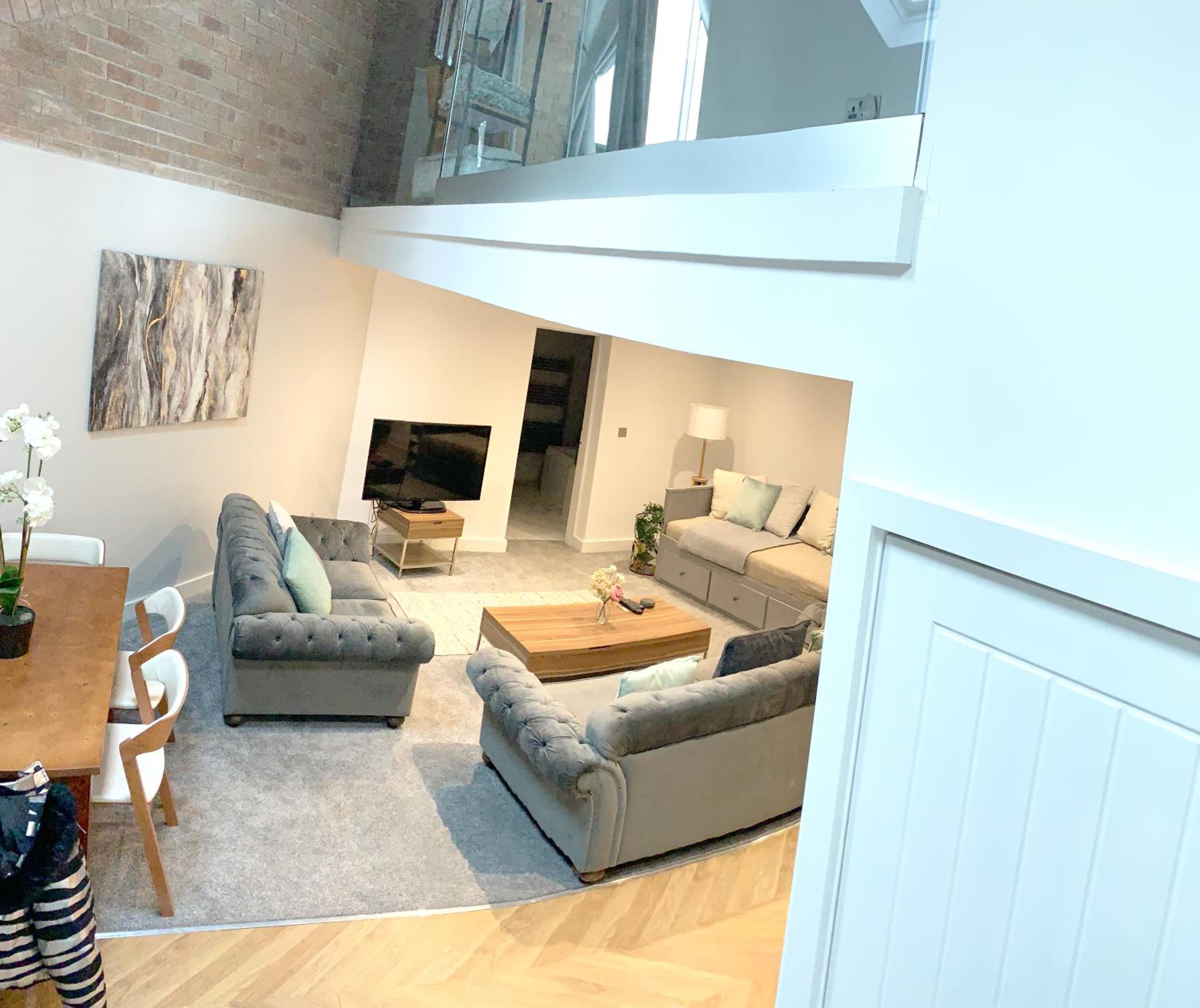 Home Crowd Luxury Apartments - Park View view 4