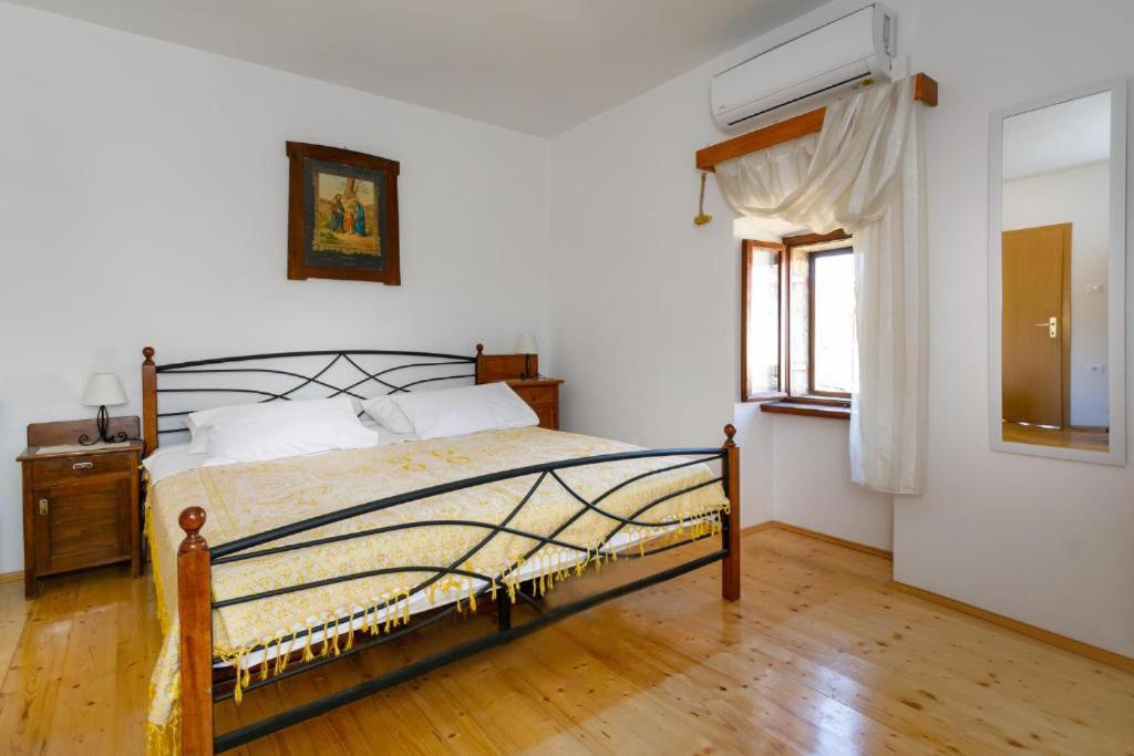 Apartment Ane view 4
