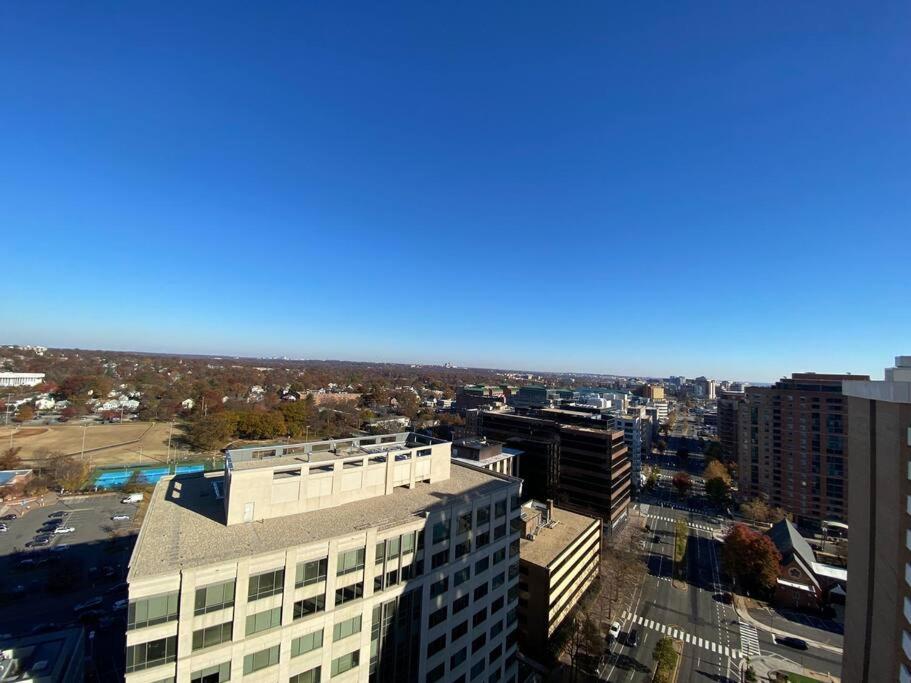 Gorgeous 2 BR Bedroom Condo At Ballston place with gym 2011 - Property Image 15