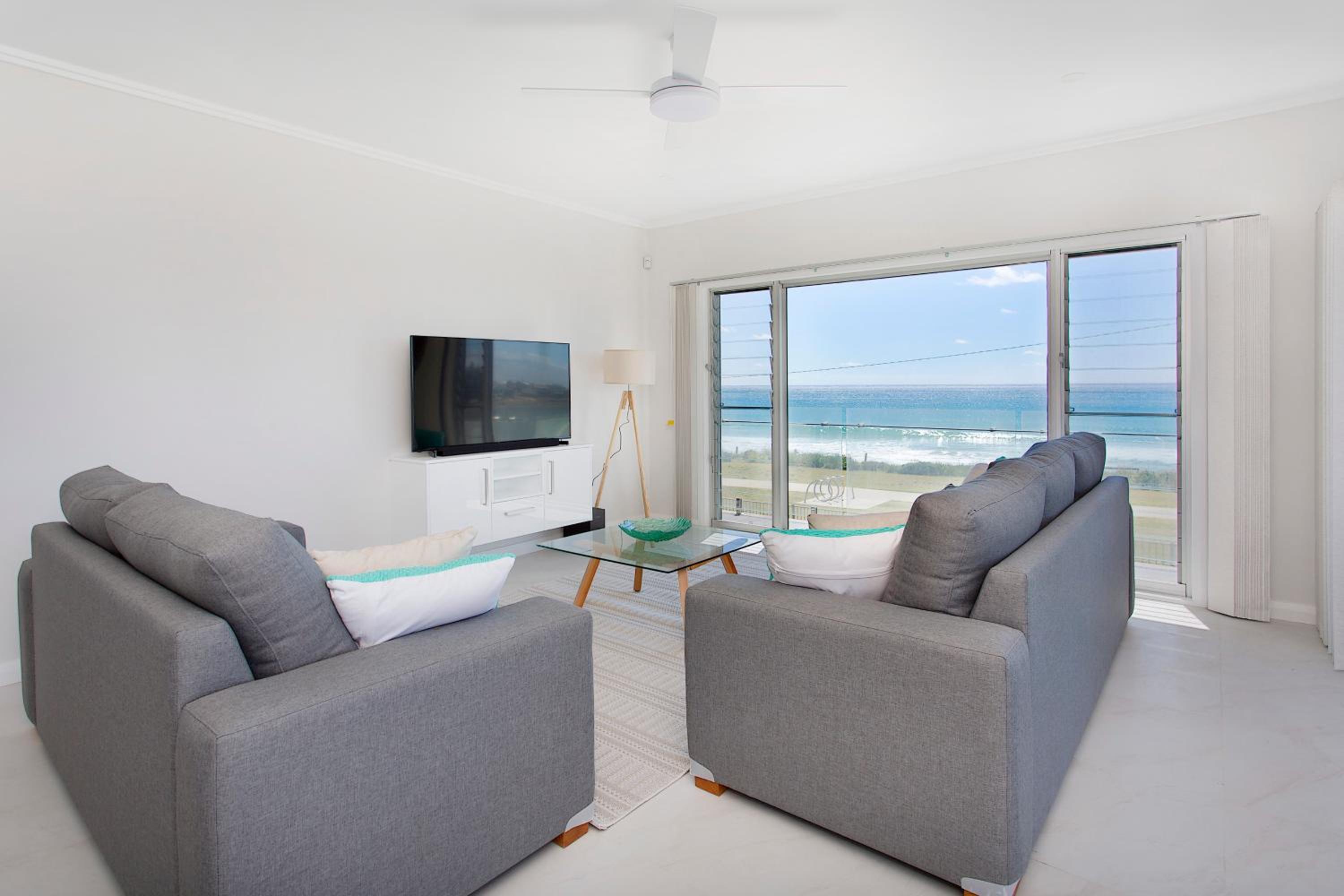 Seabreeze Stays on the Beach - Property Image 9