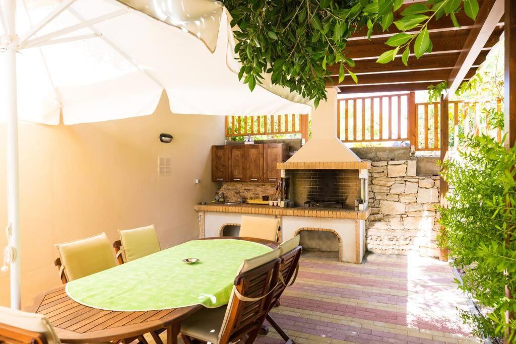 Villa Joanna-Family Haven with Kid's Zone photo 3
