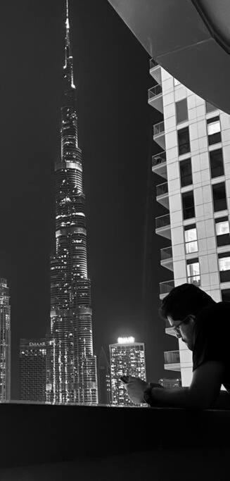 Elegant Apartment with Burj Khalifa View, Downtown