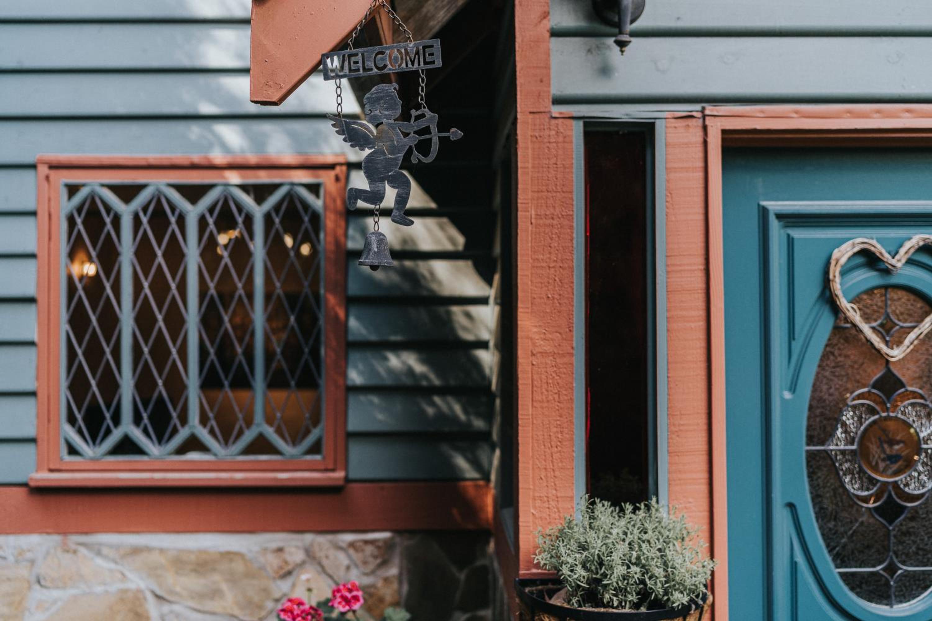 Wild Orchid Olinda Private Luxury Cottage