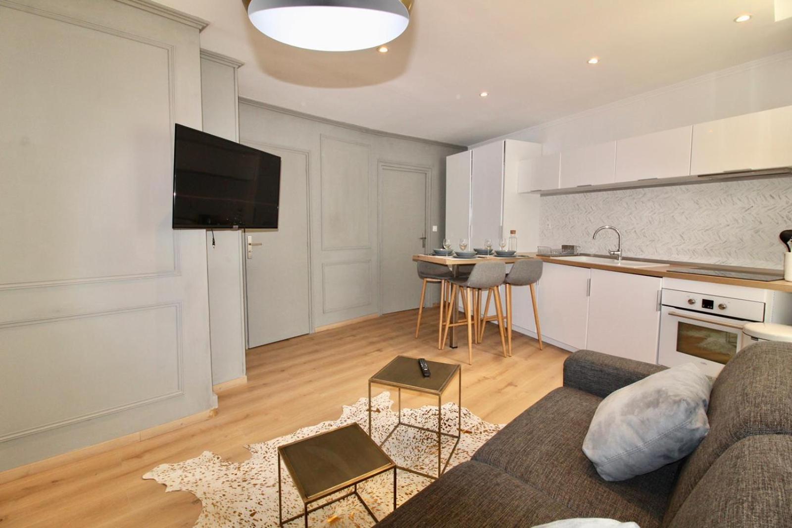 Lovely Apartment Heart of Golden Square Fiber Wifi photo 3