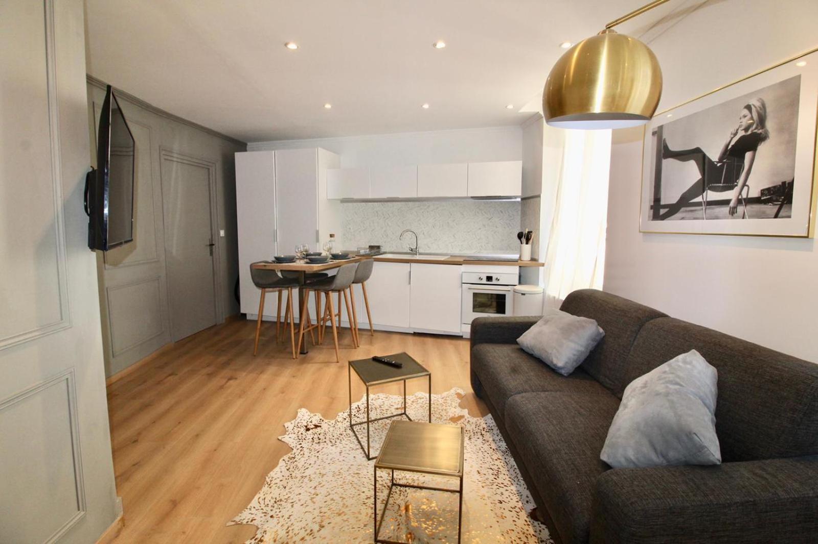 Lovely Apartment Heart of Golden Square Fiber Wifi photo 2