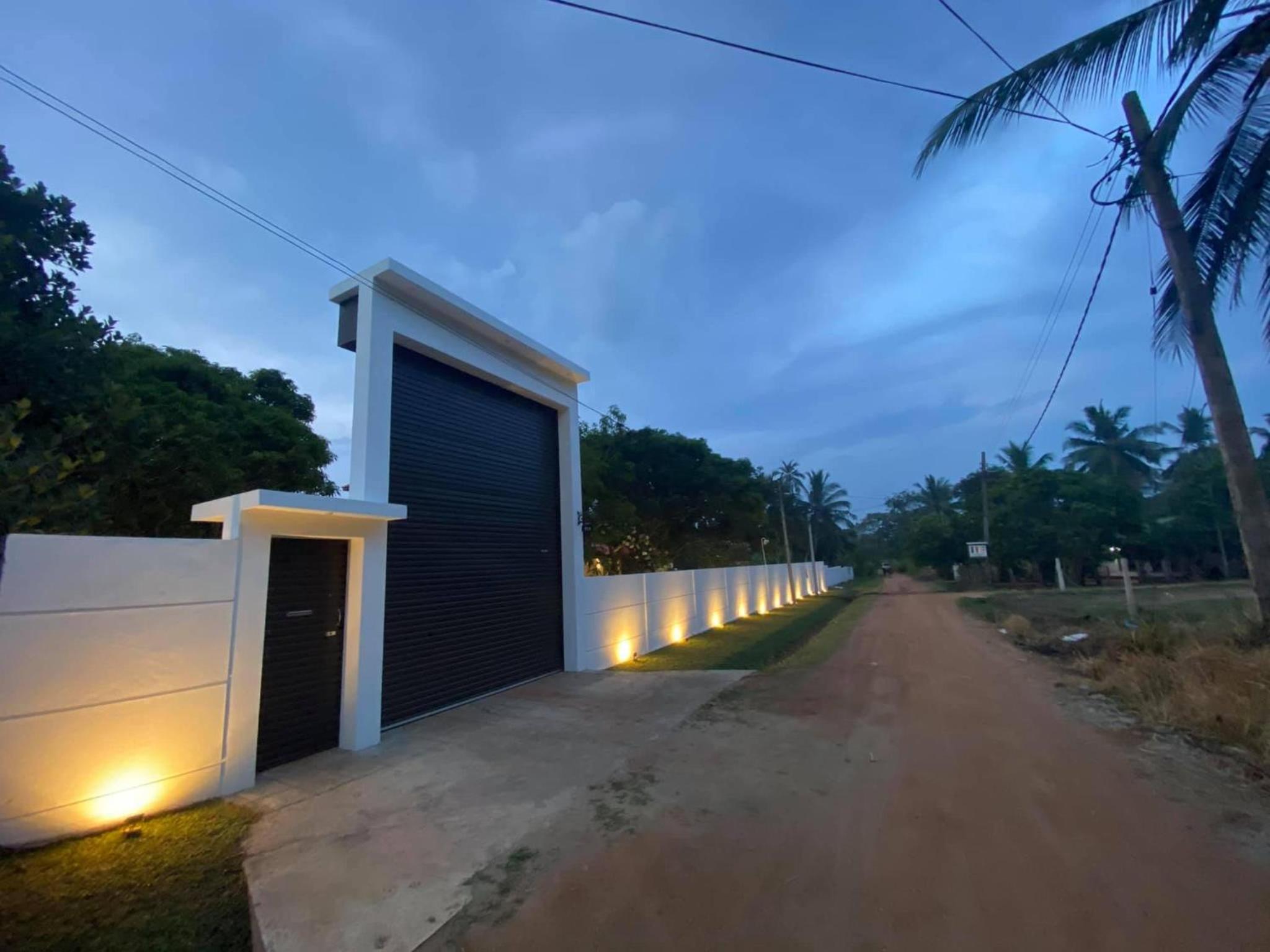 Hummingbird Leisure Villa-Anuradhapura