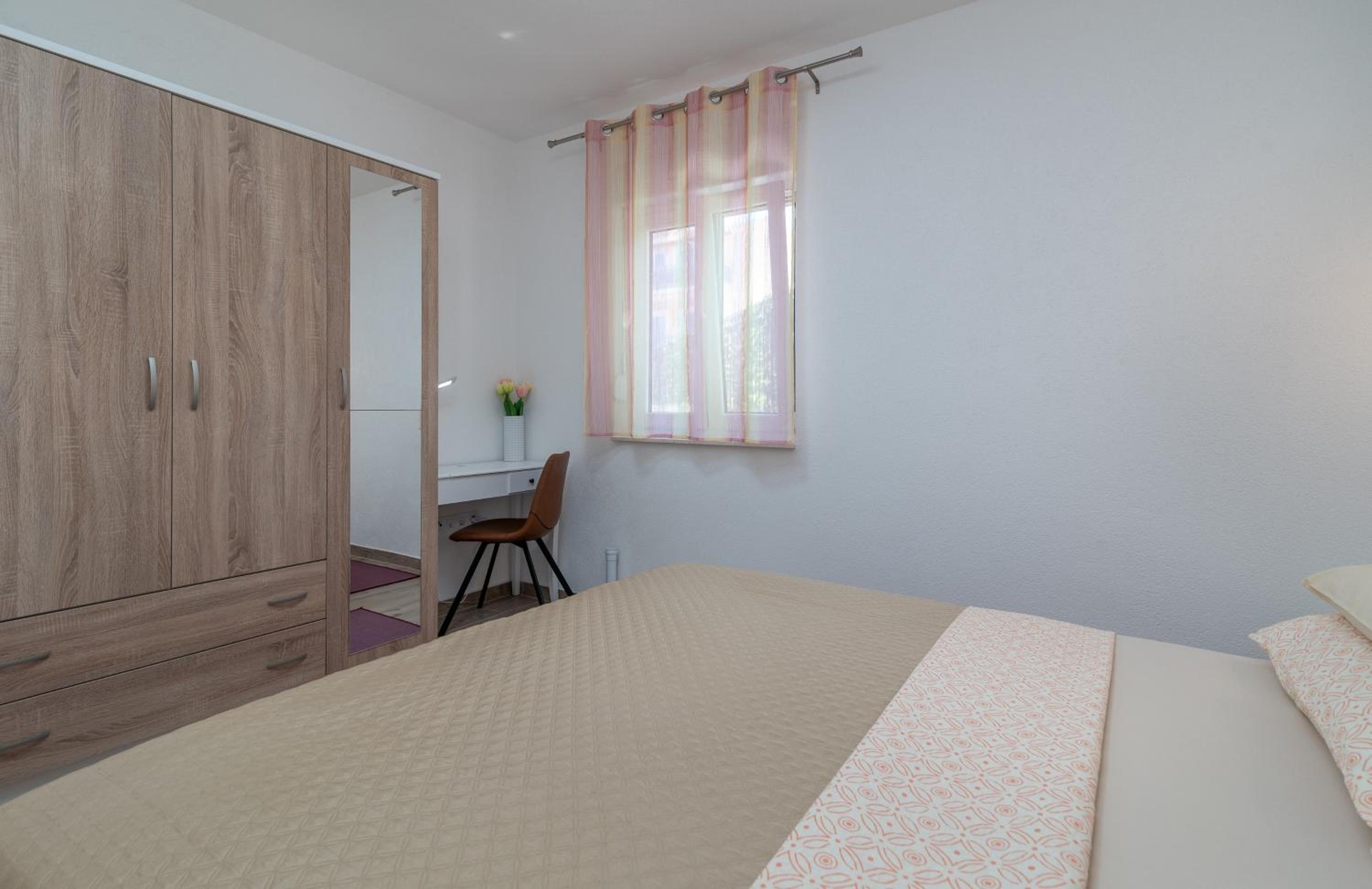 Apartment GAGULA with jacuzzi view 4