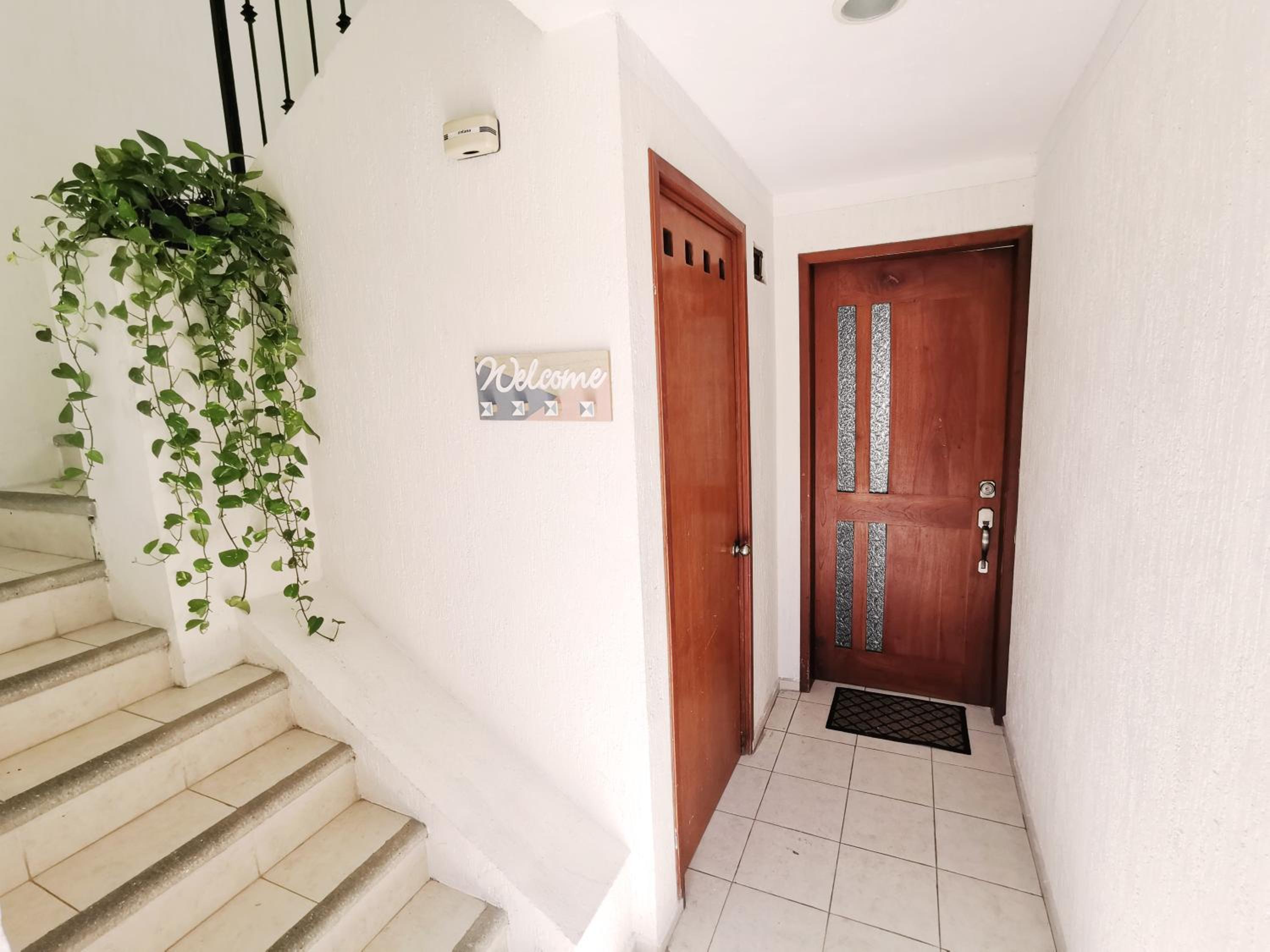 BEAUTIFUL & COZY NEAR BEACH Apartment Pool & KingSize Bed