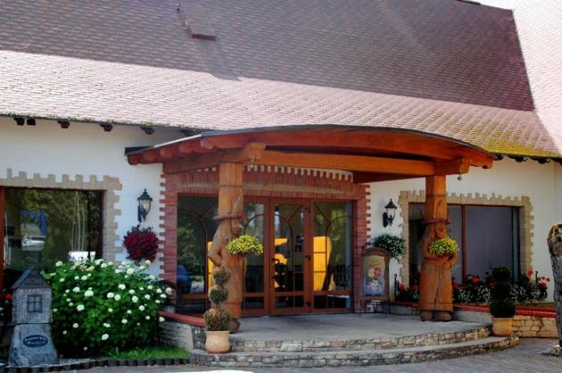 Hotel Raganas Ķēķis Hotel - Image 1