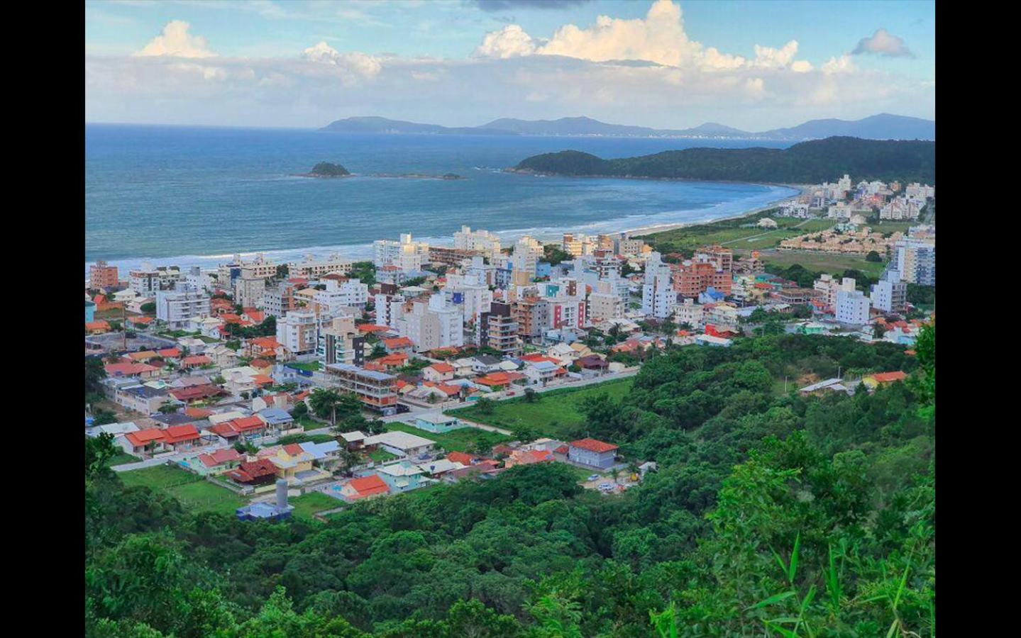 Apartamento Cobertura PALMAS DO ARVOREDO para 7 pessoas a 250m do mar com terraço e vista maravilhosa