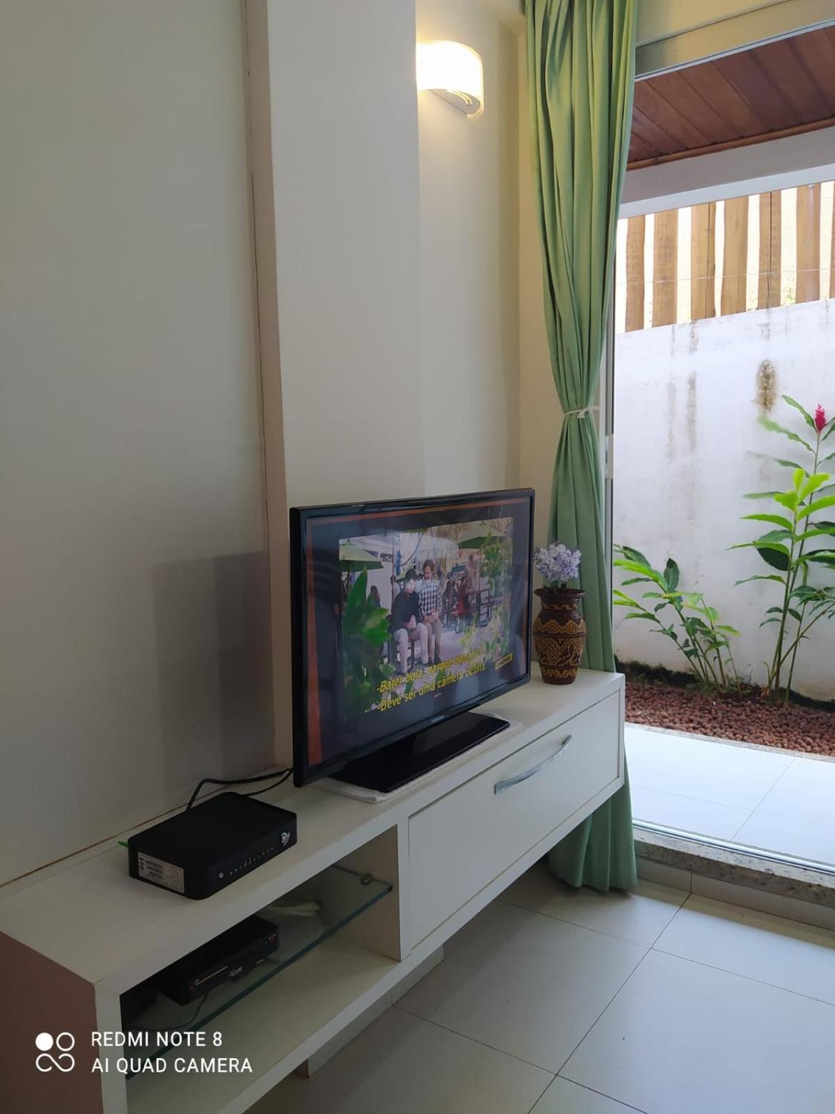 Confortável apartamento de 2 quartos para 5 pessoas, totalmente mobiliado, com excelente wifi e tv a cabo, localizado a apenas uma quadra do calçadão da Pr view 4