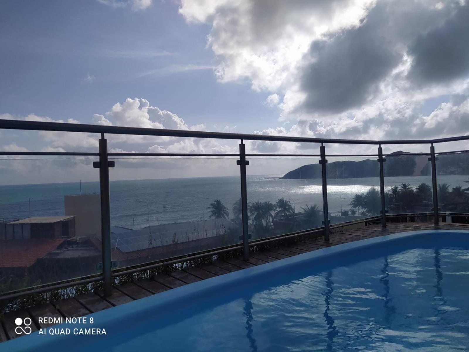 Confortável apartamento de 2 quartos para 5 pessoas, totalmente mobiliado, com excelente wifi e tv a cabo, localizado a apenas uma quadra do calçadão da Pr view 2