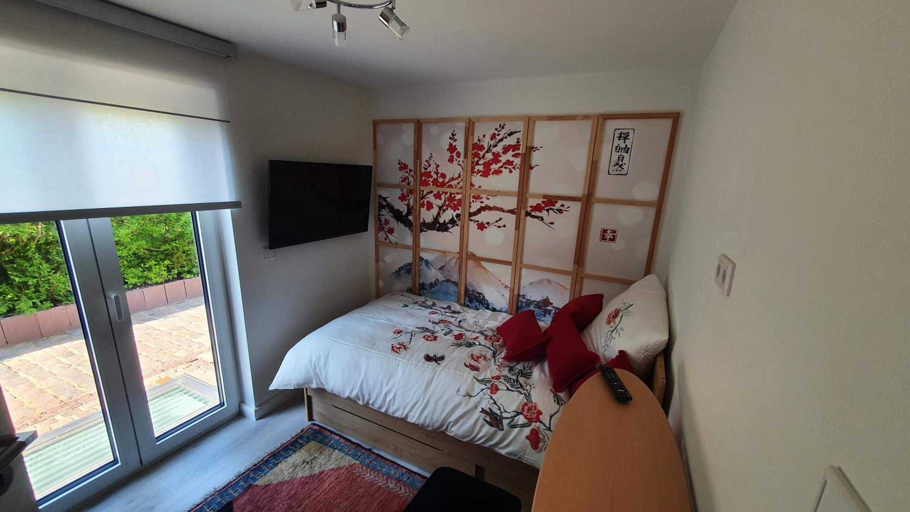 Photo 8