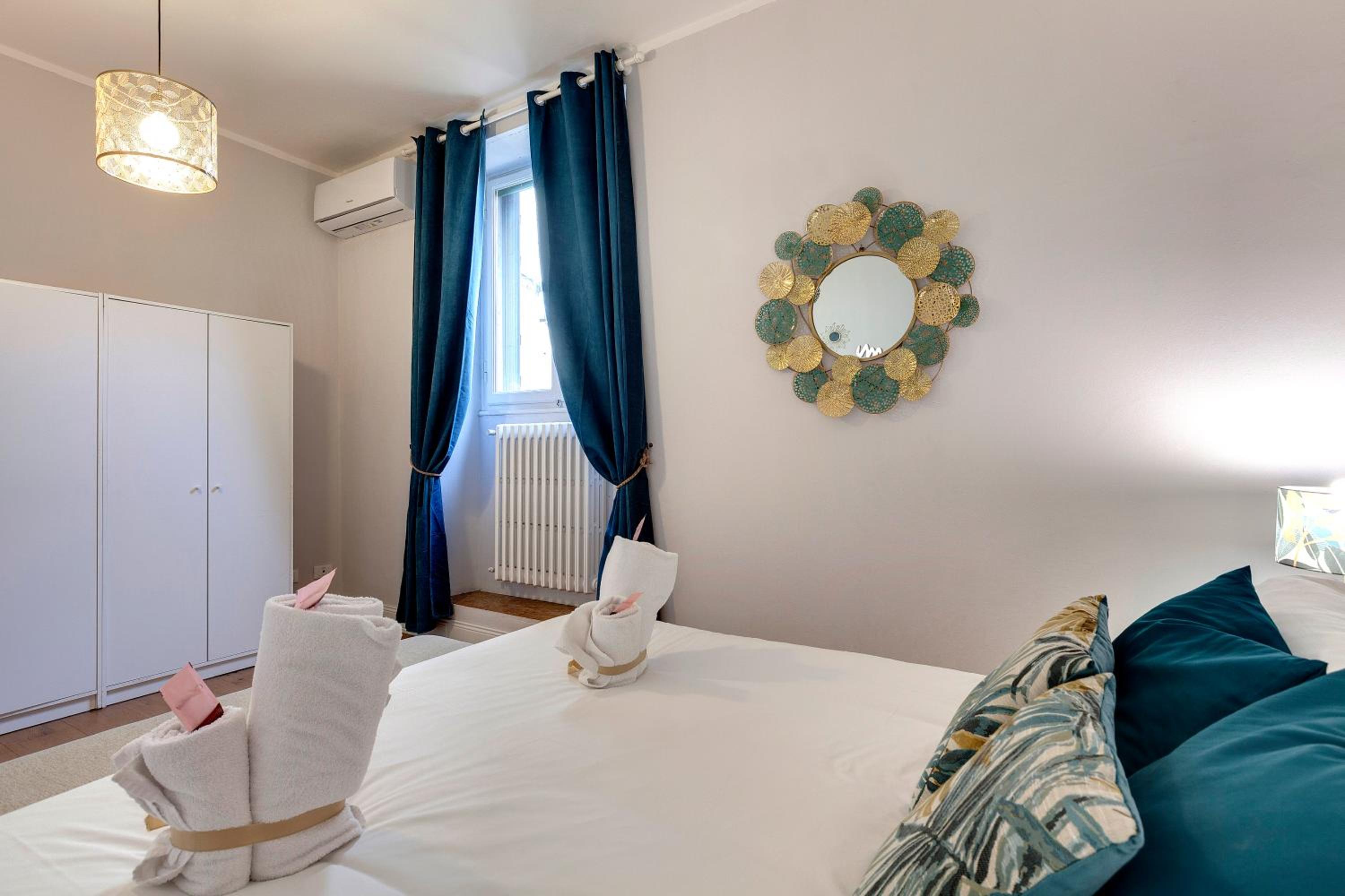 Corinne Apartment by Mamo Florence