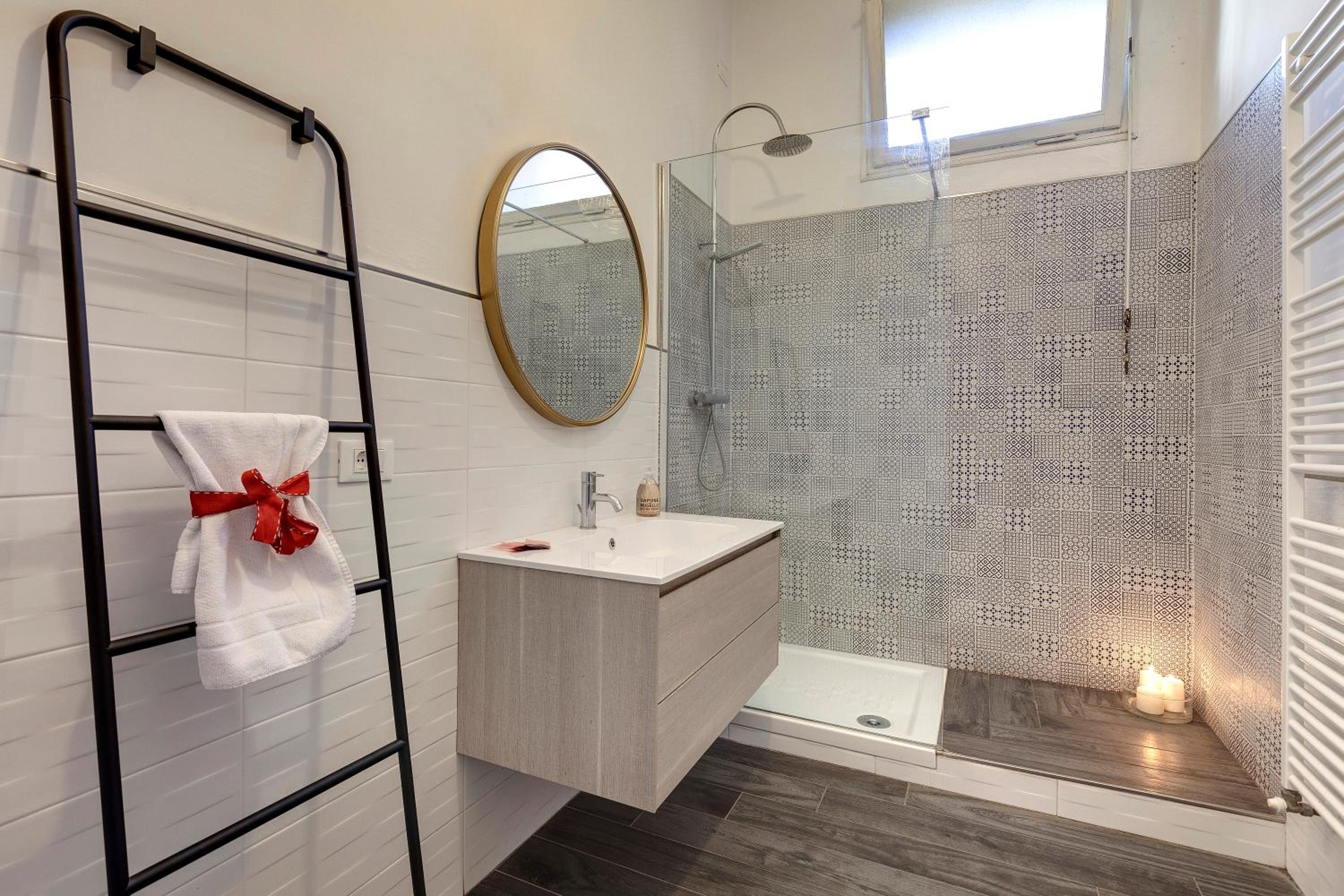 Corinne Apartment by Mamo Florence