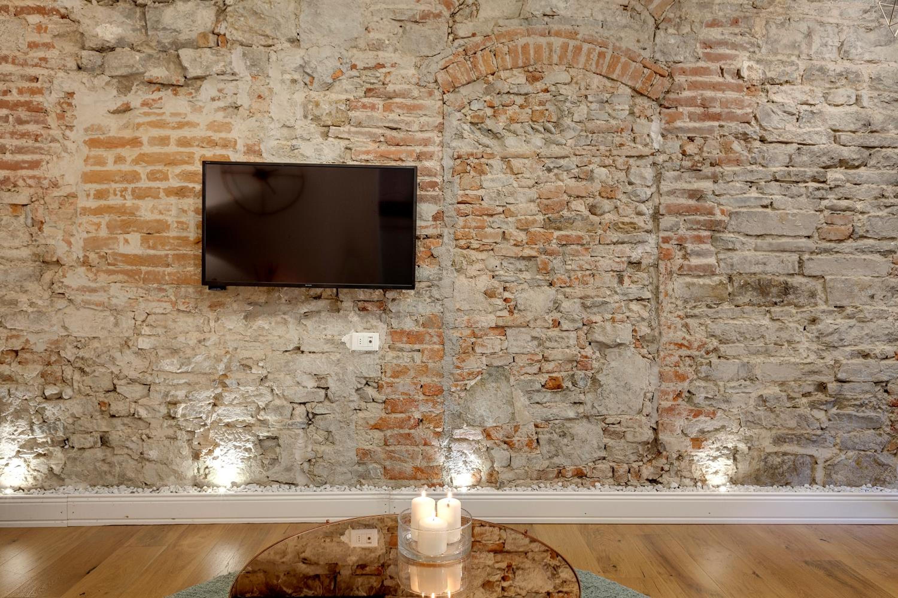 Corinne Apartment by Mamo Florence