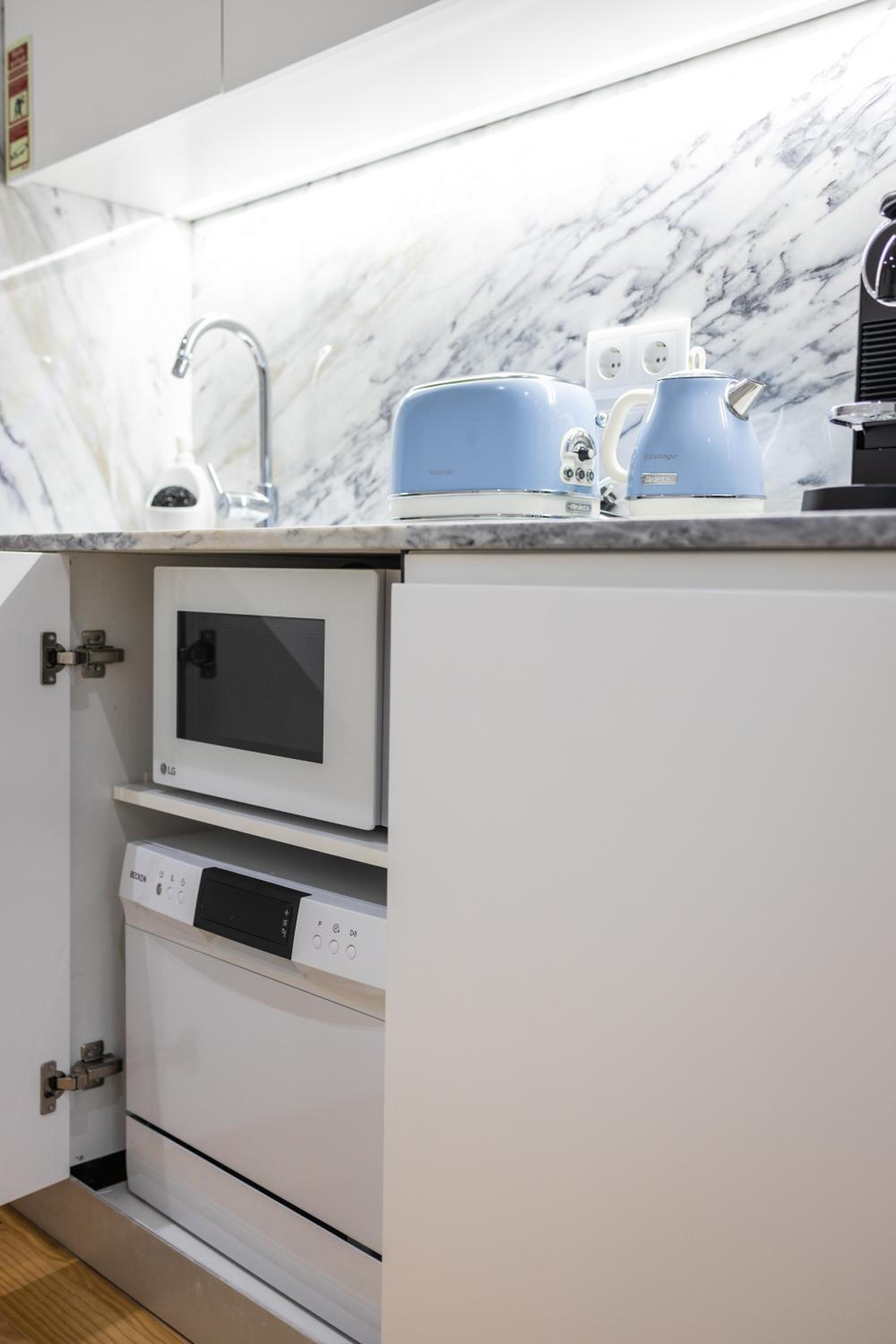 Sunshine Apartment en Porto — kitchen