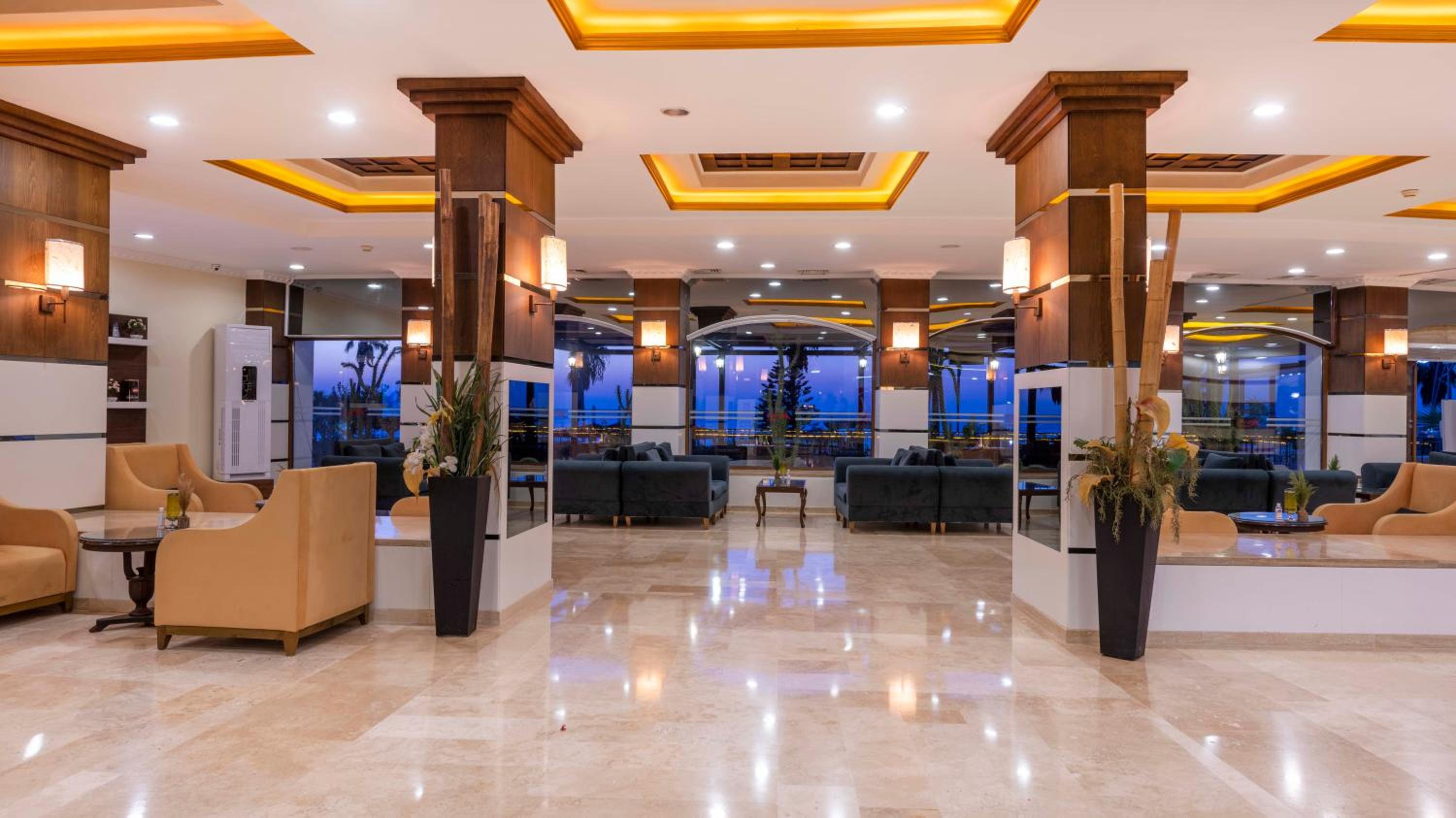Lobby & Reception