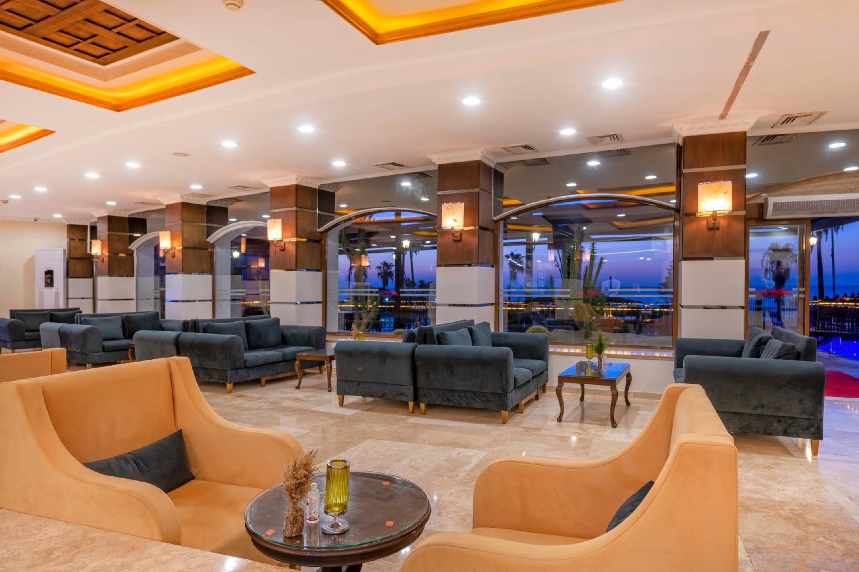 Lobby & Reception