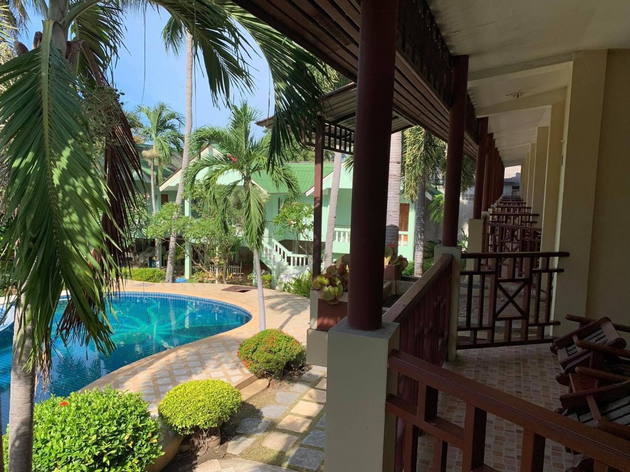 Rattana Guesthouse & Bungalow