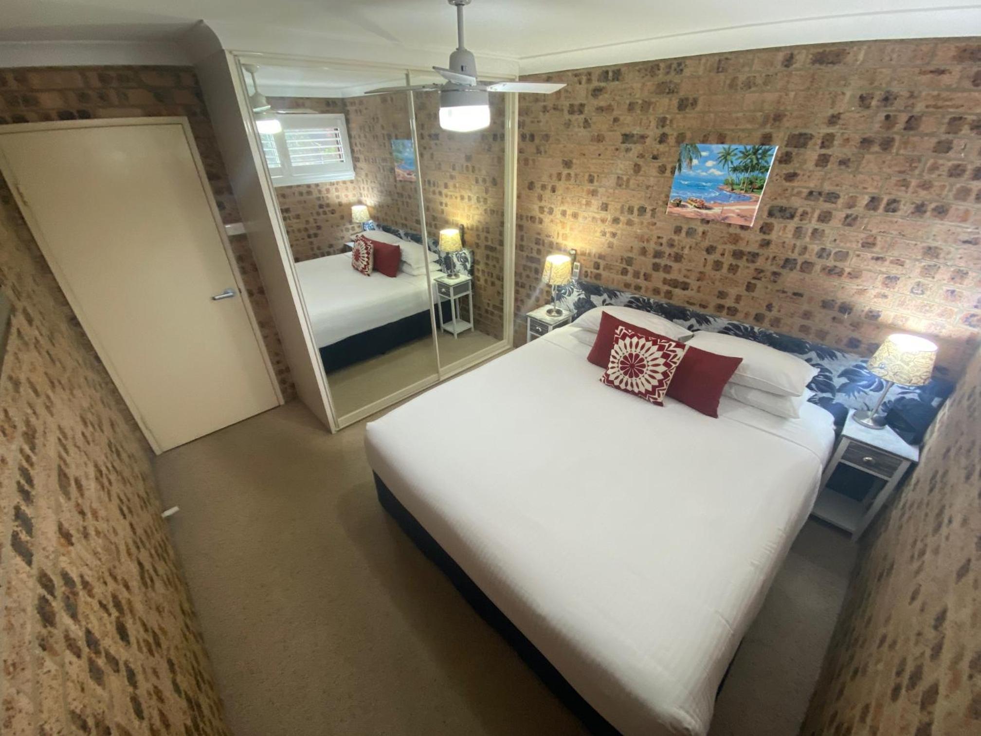 Avaleen Lodge Motor Inn