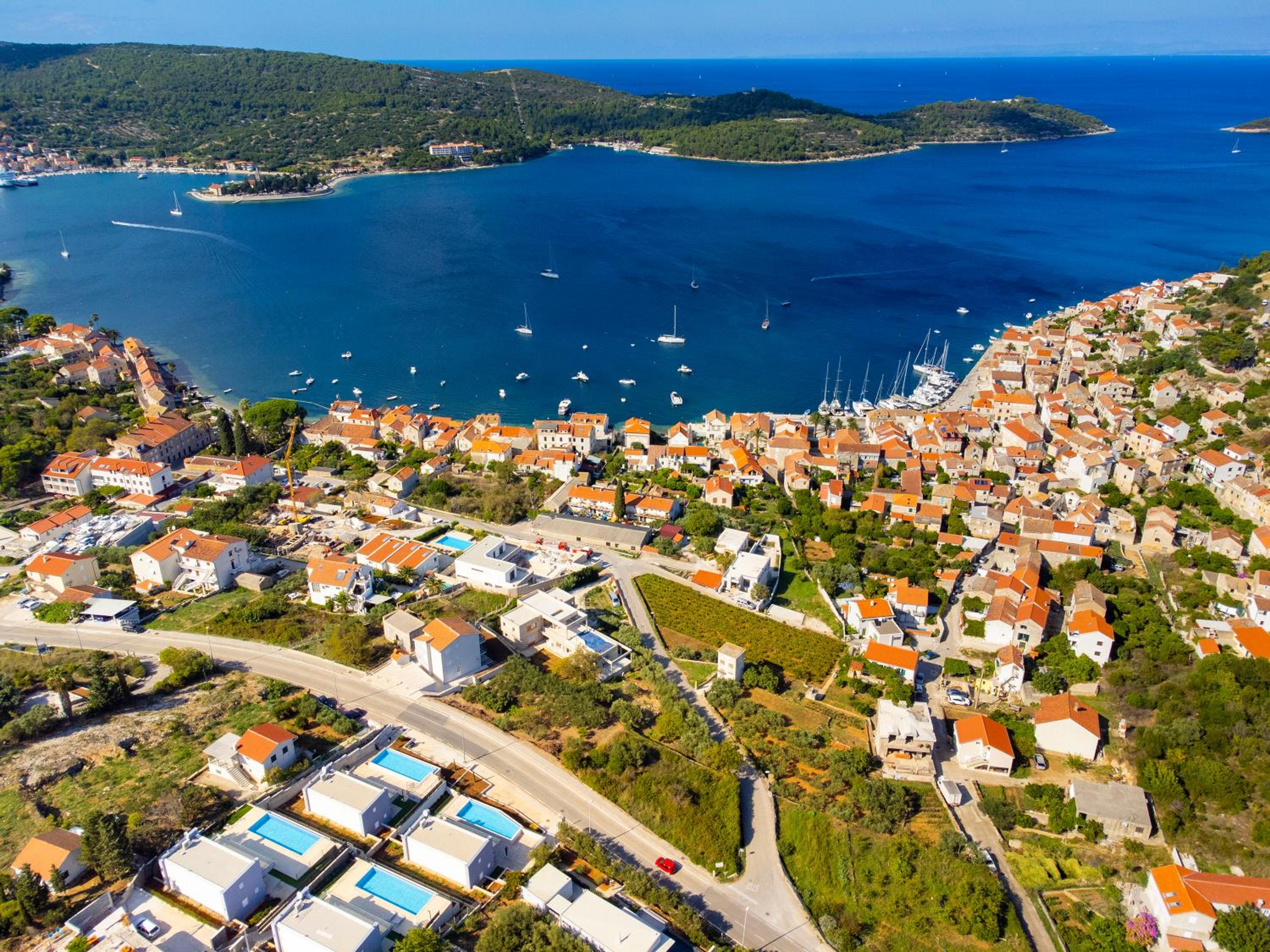 Luxury Blue Villas Vis view 5