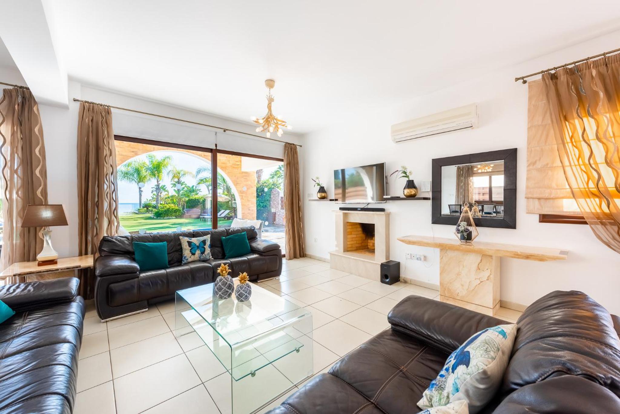 Sea Front Oceanus H2 by Ezoria Villas