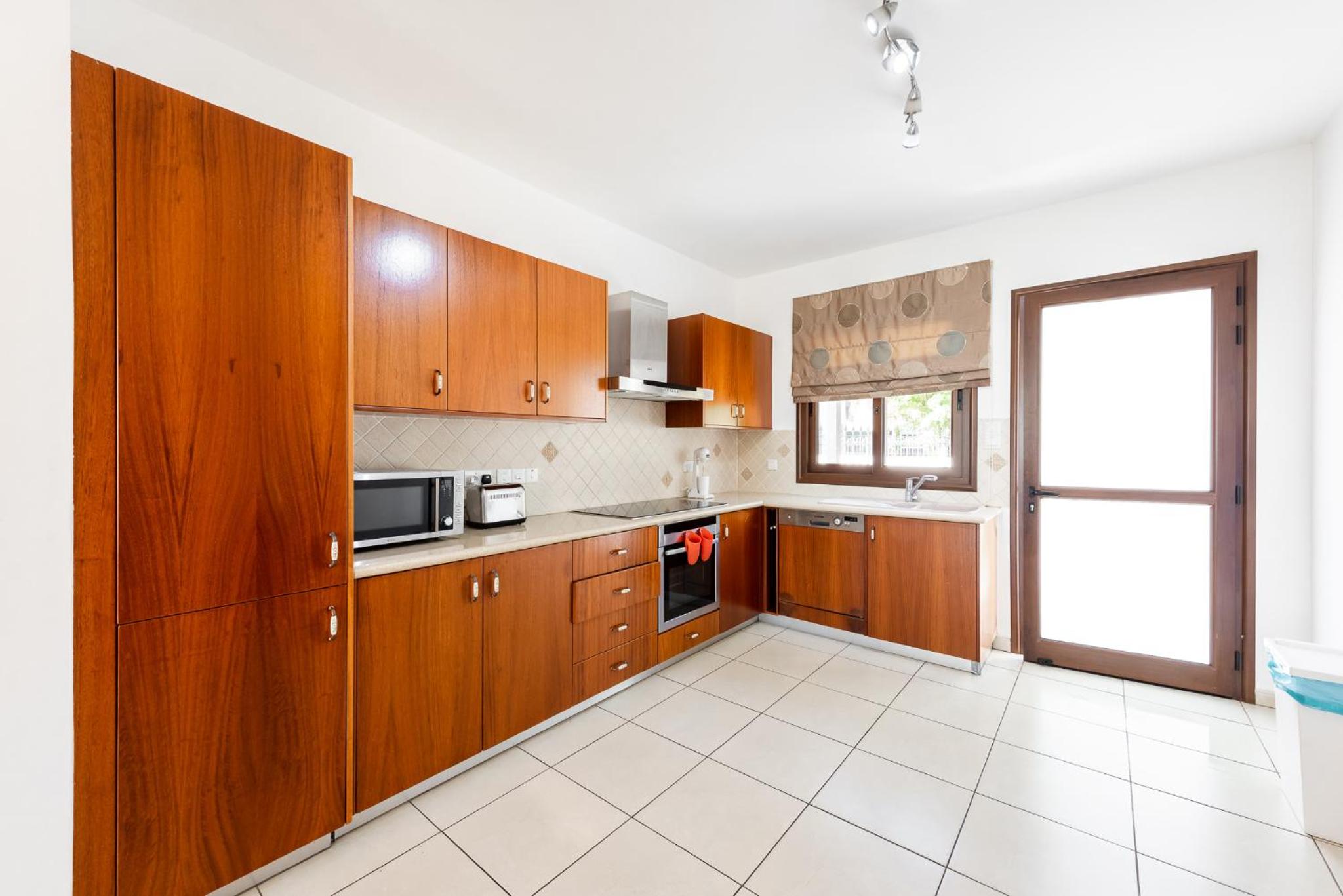 Sea Front Oceanus H2 by Ezoria Villas