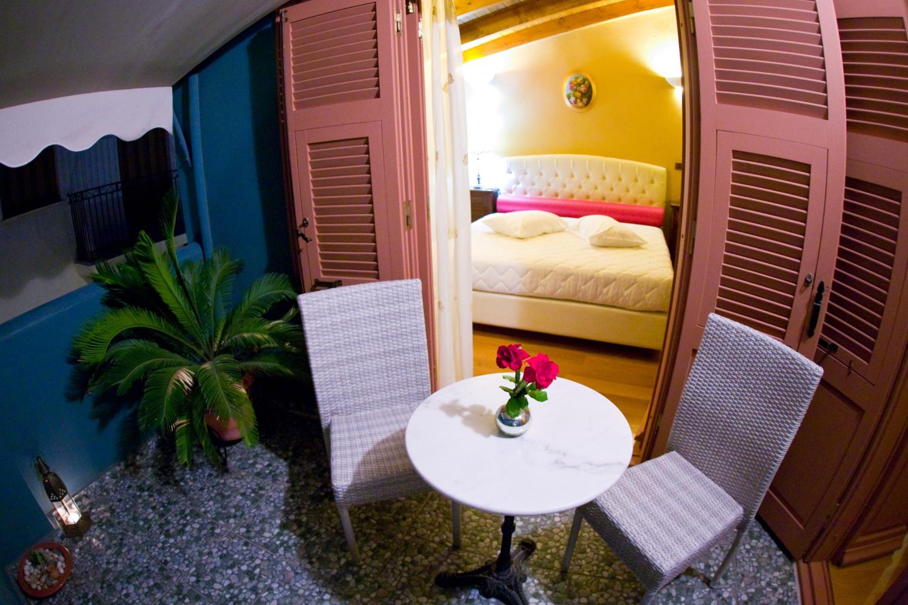 Kyveli Suites