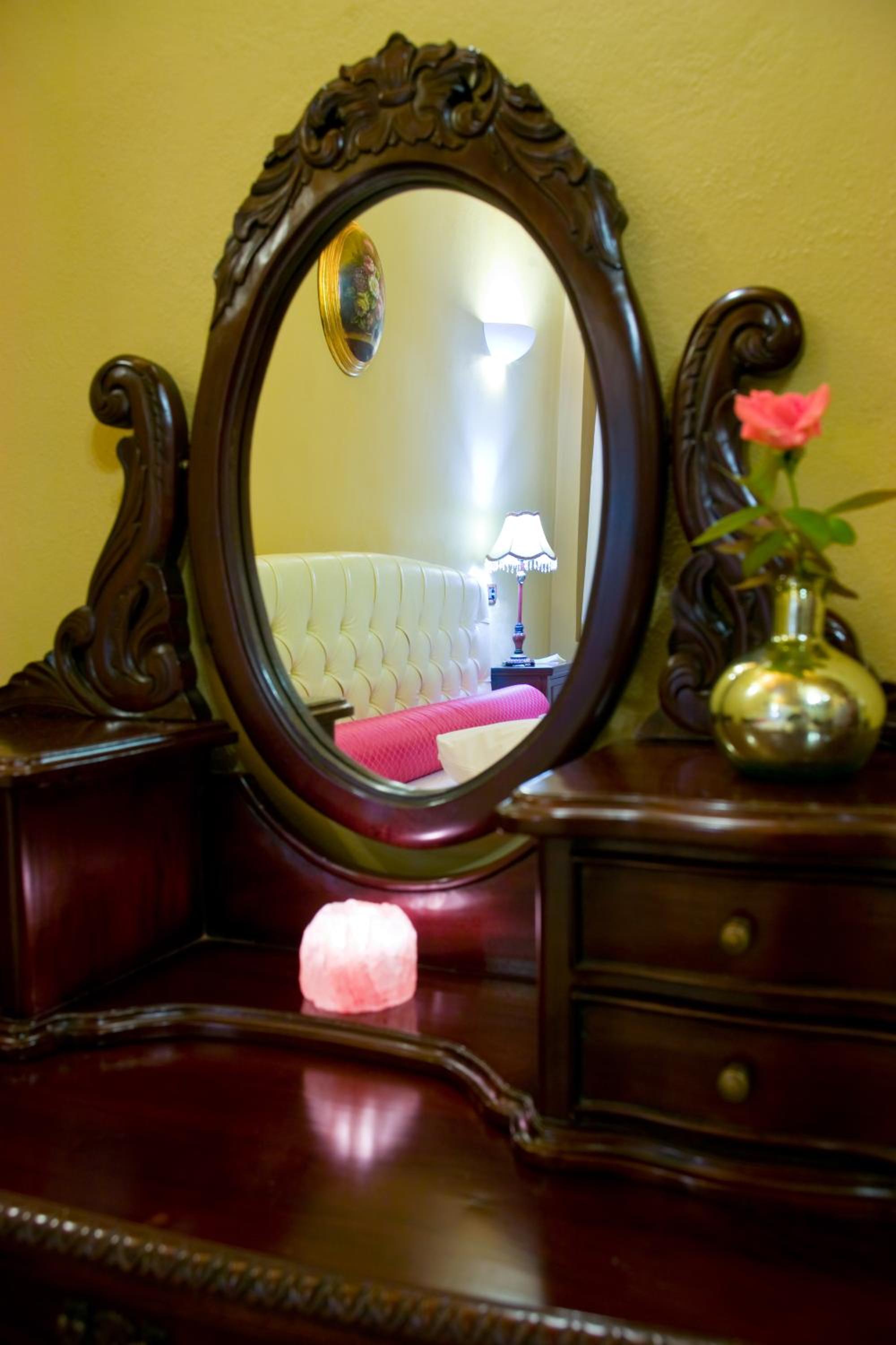 Kyveli Suites