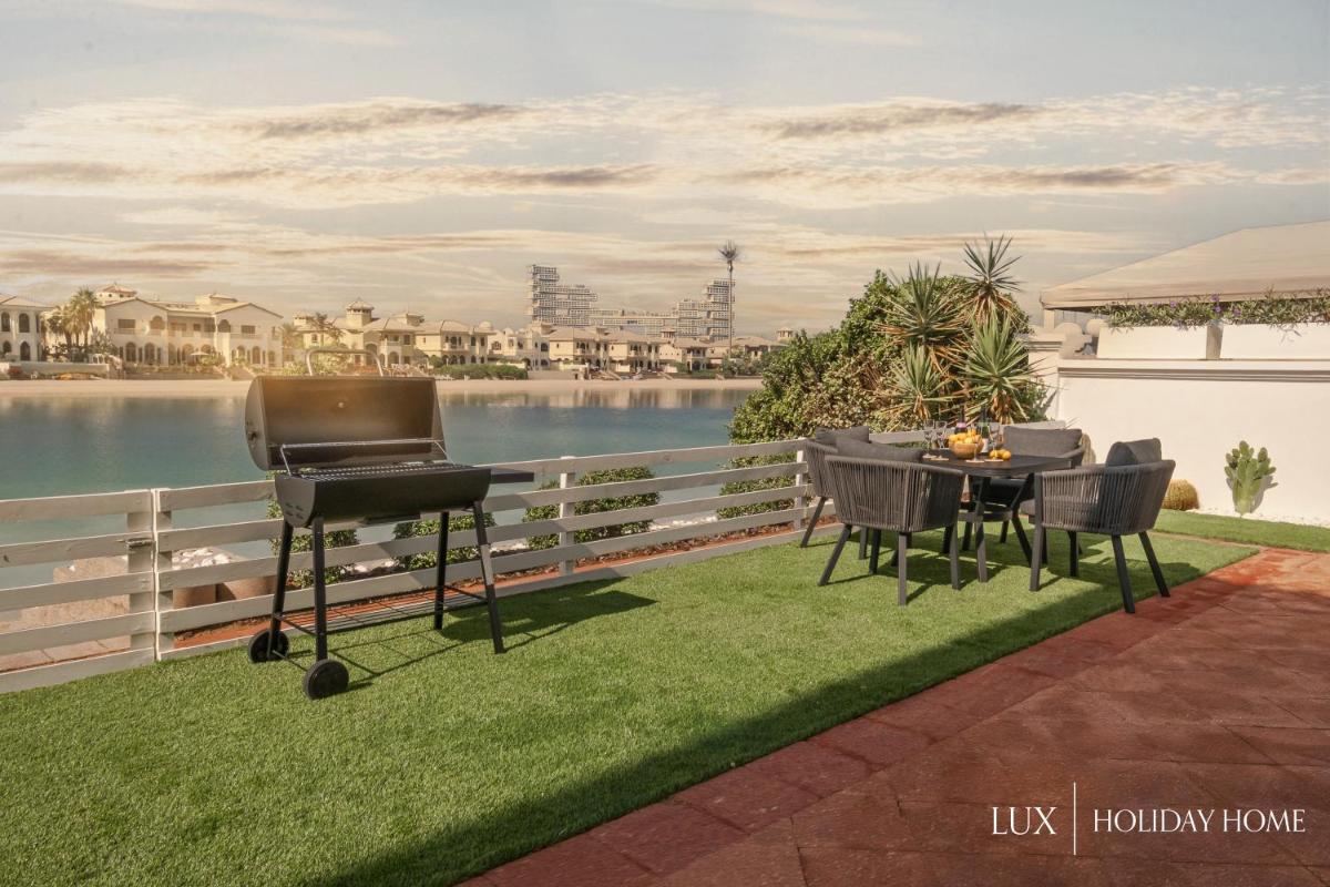 LUX The White Palm Villa