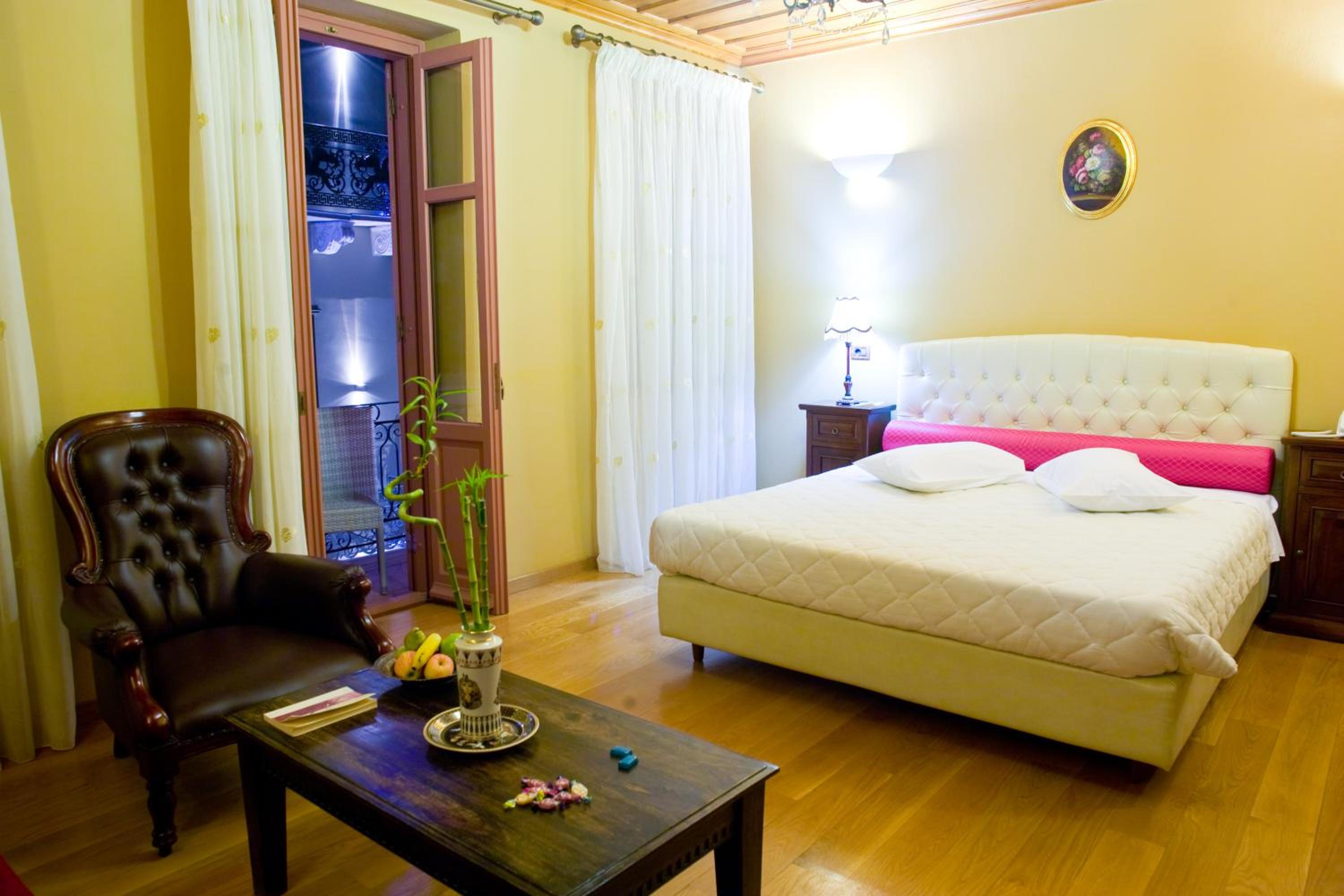 Kyveli Suites
