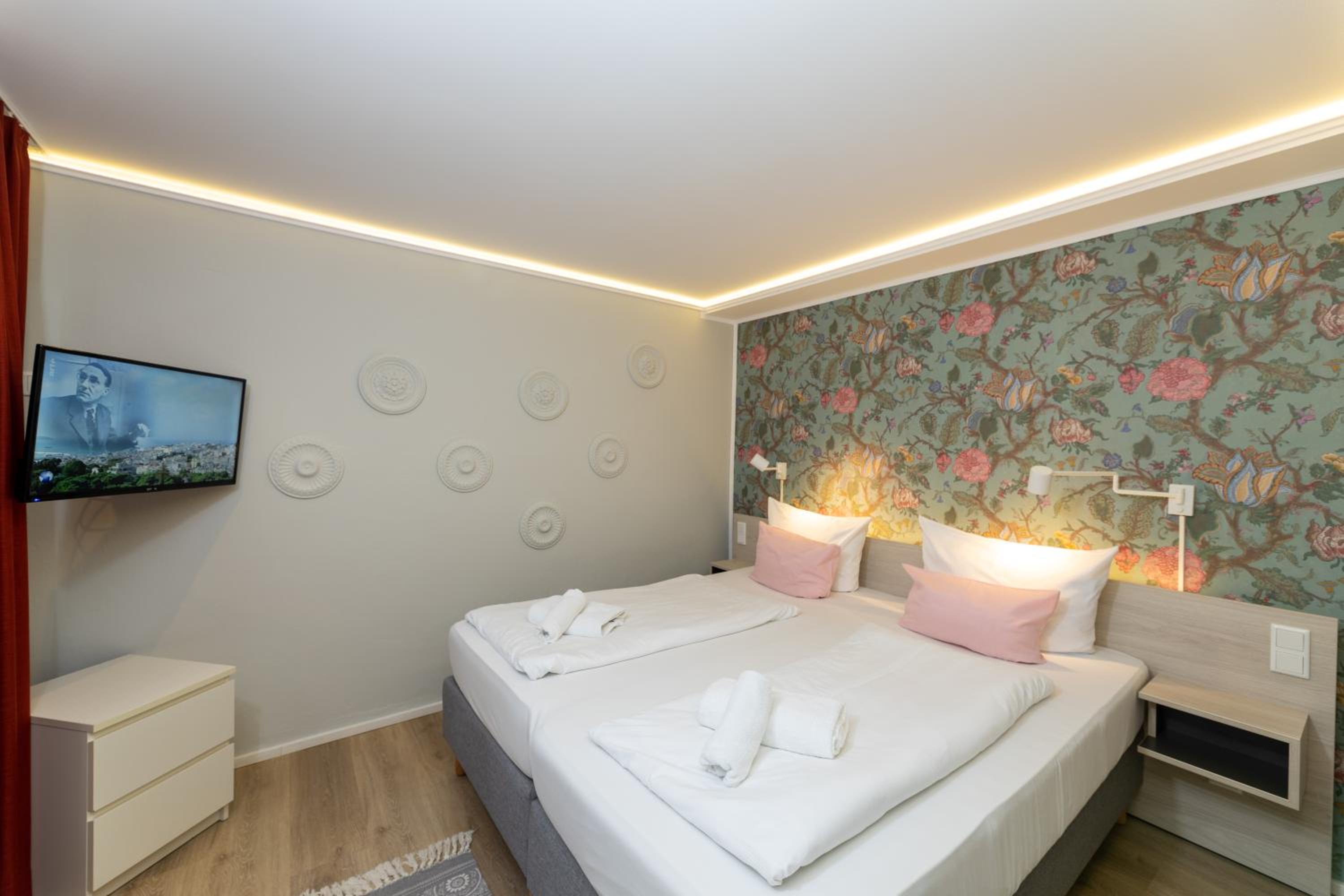 Little Suite Apartments