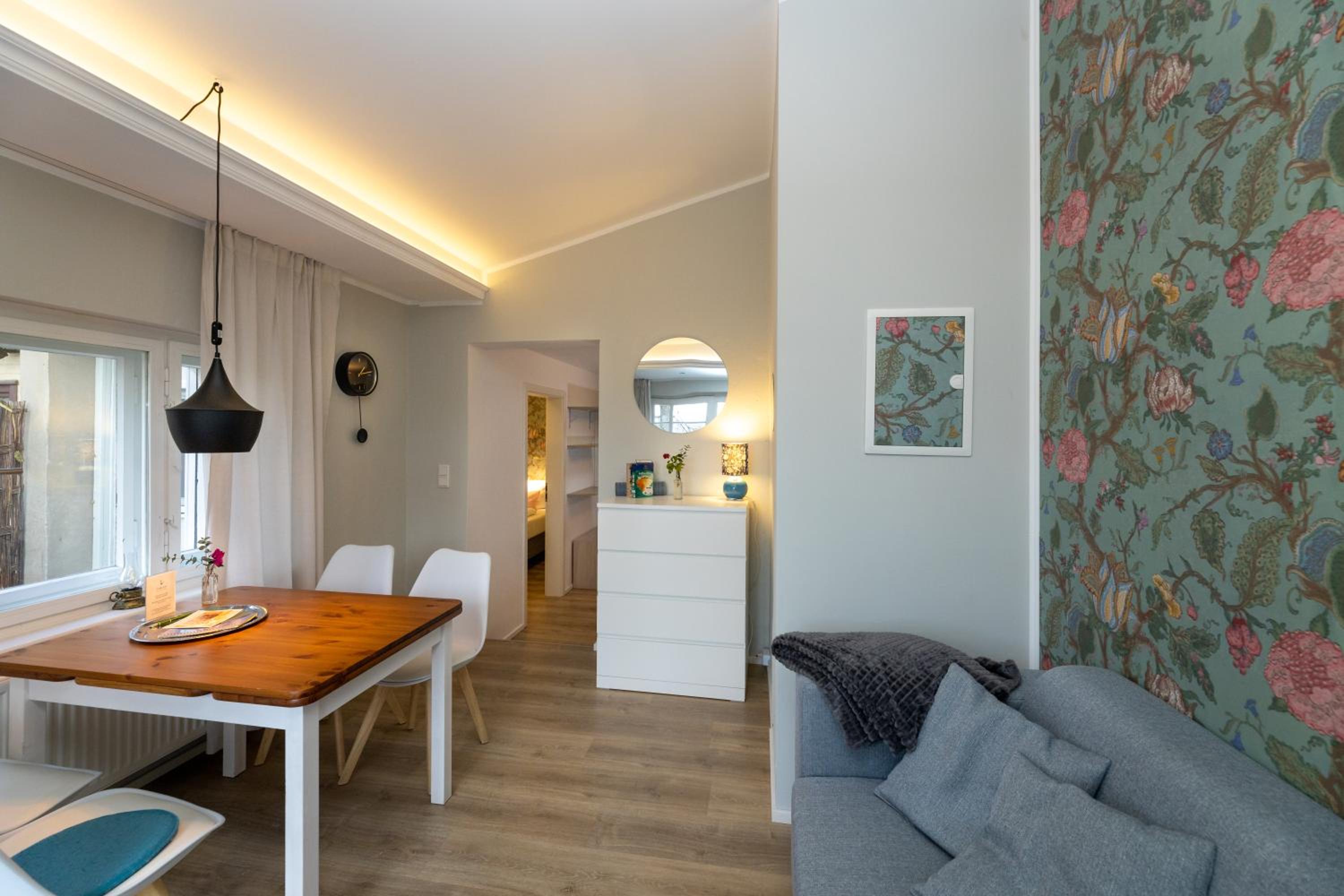 Little Suite Apartments