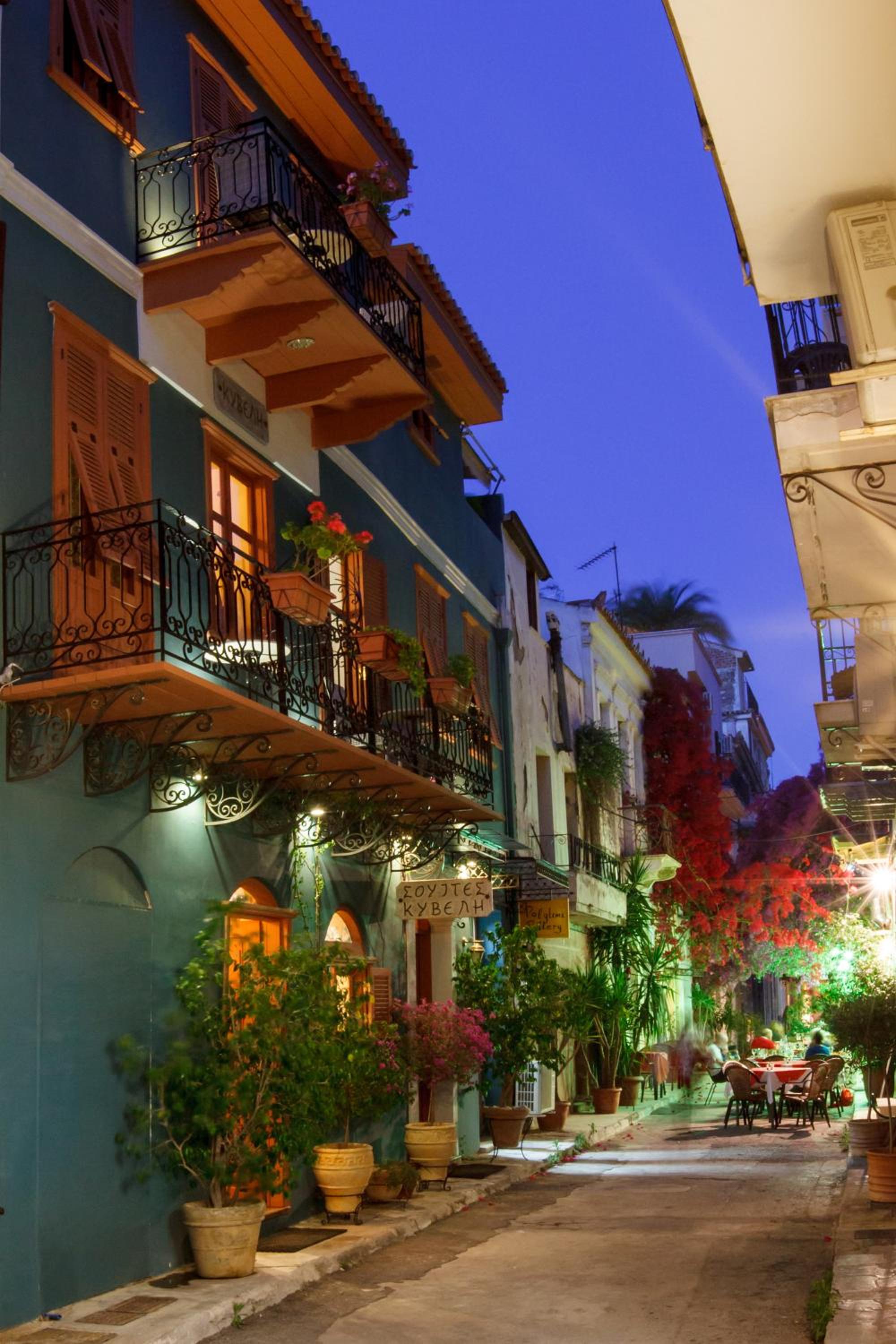Kyveli Suites