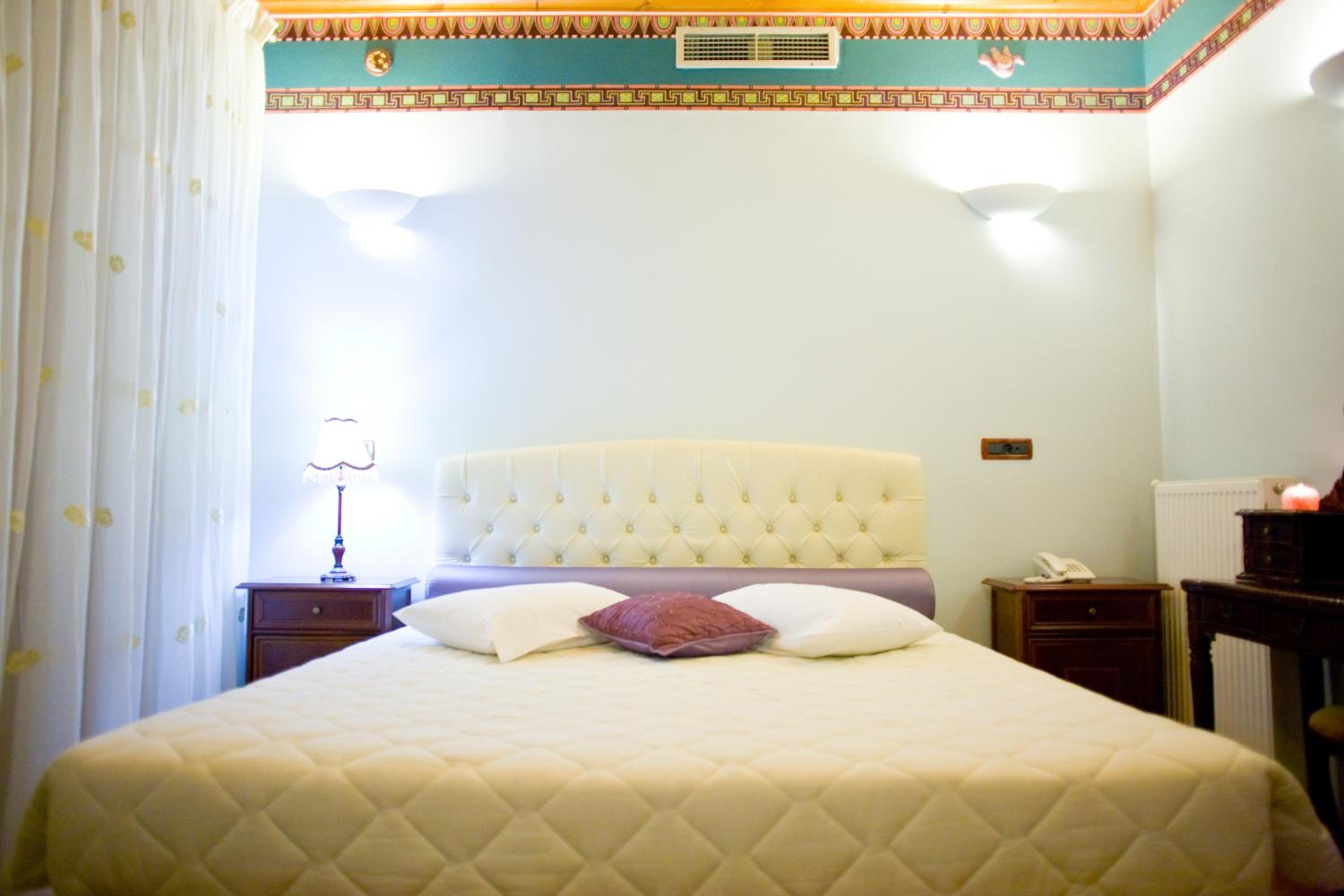 Kyveli Suites