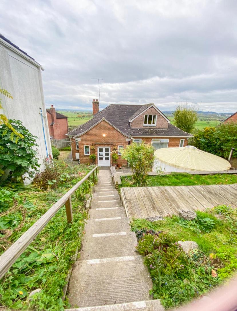 Healing Waters Sanctuary, Peaceful Retreat House, Glastonbury