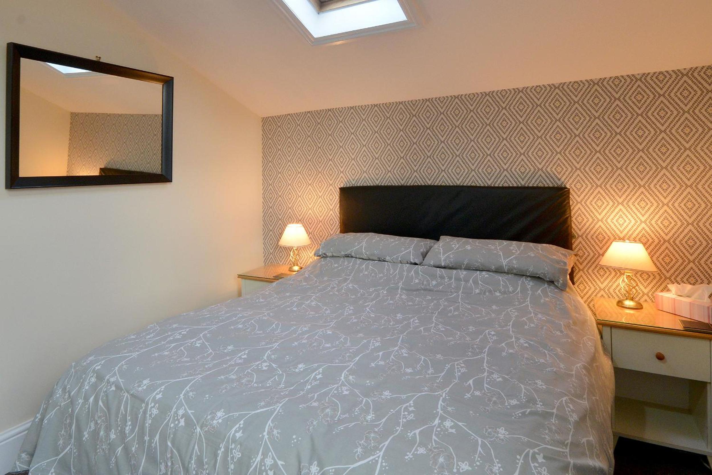 Brightwater 2nd floor Apartment for up to 6 guests near North Bay beach view 2