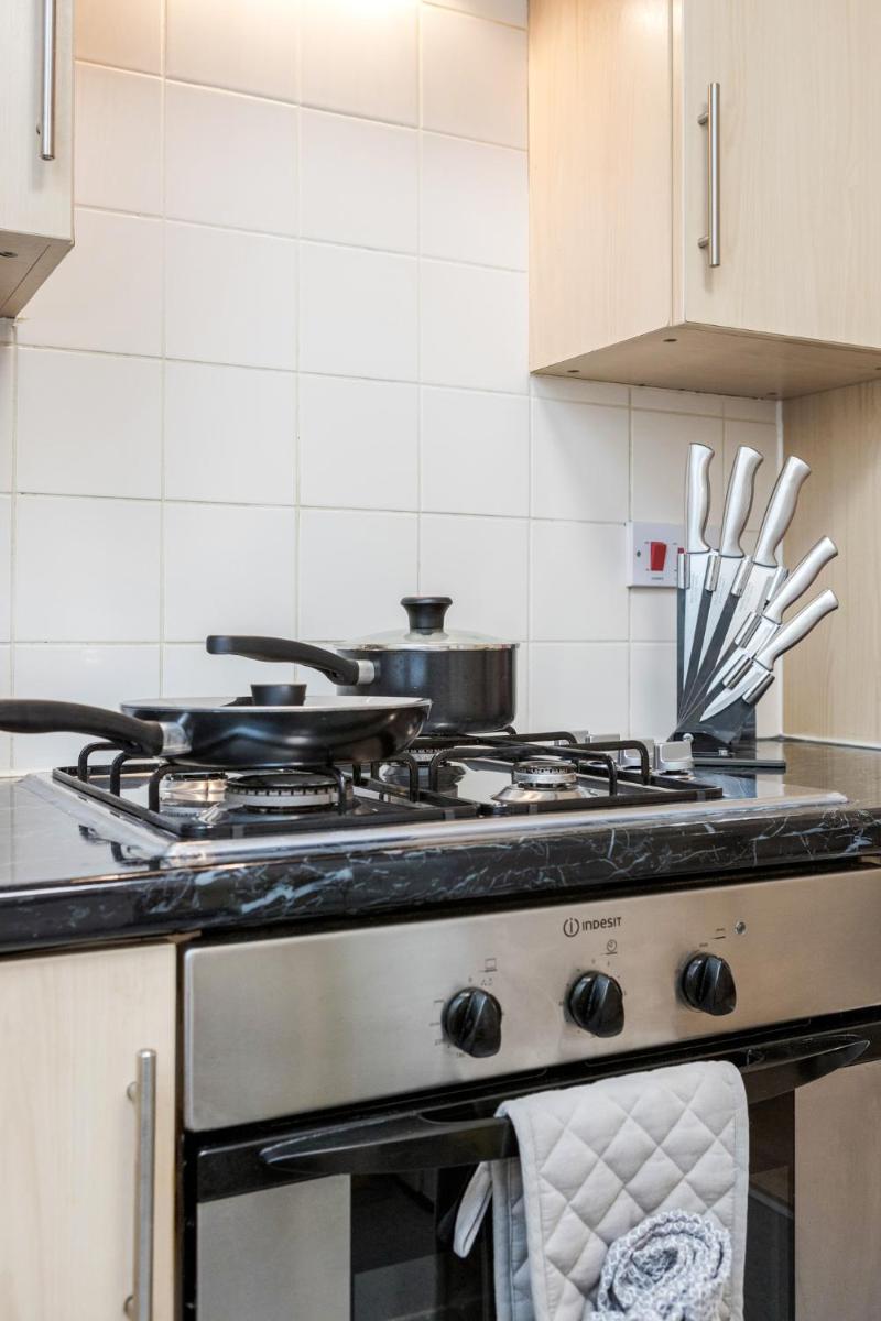 MPL Apartments Watford-Croxley Biz Parks Corporate Lets 2 bed FREE Parking view 5